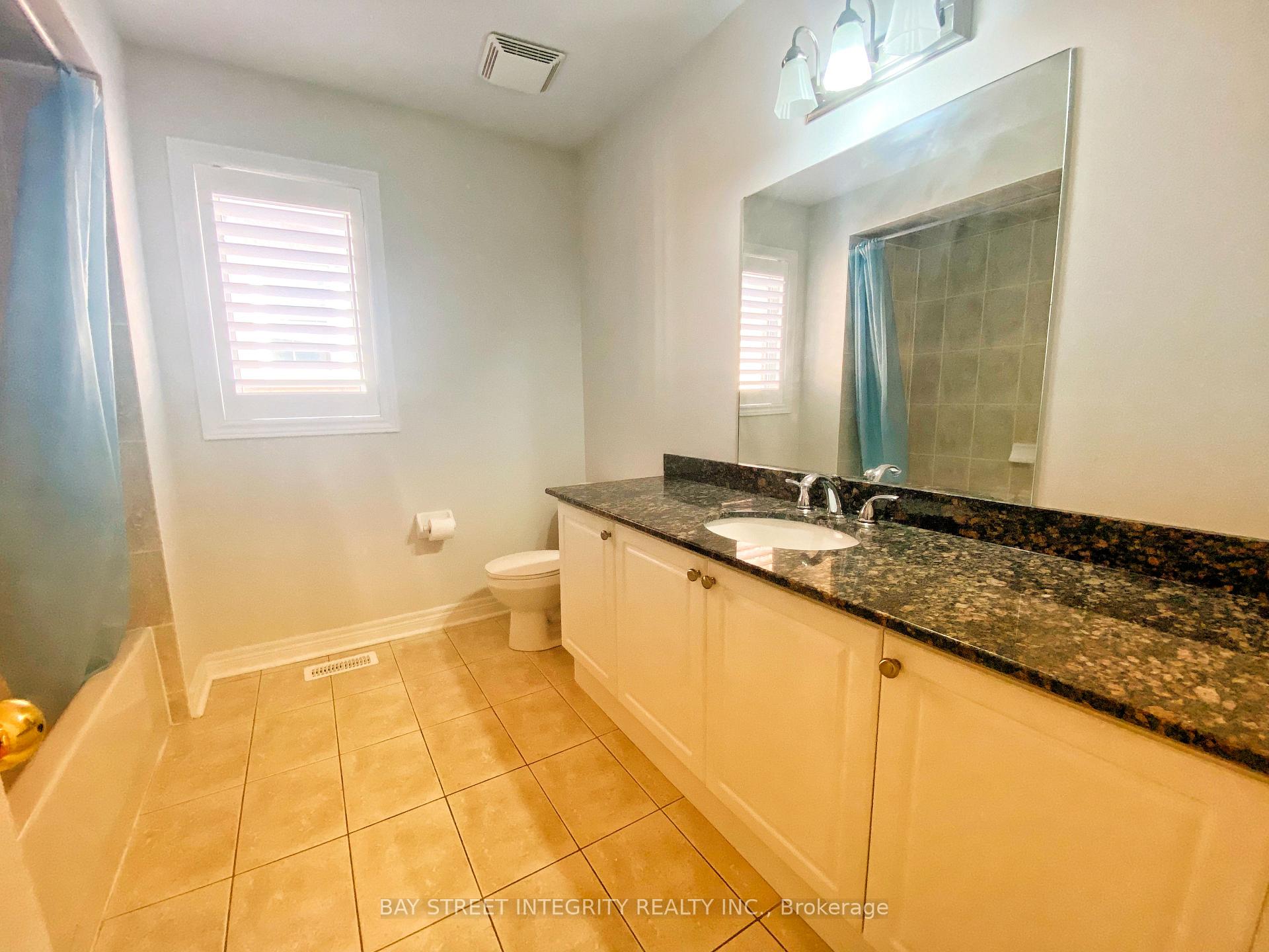 Photo 20 of Main 114 Red River Crescent, Newmarket, Woodland Hill — HOMEH