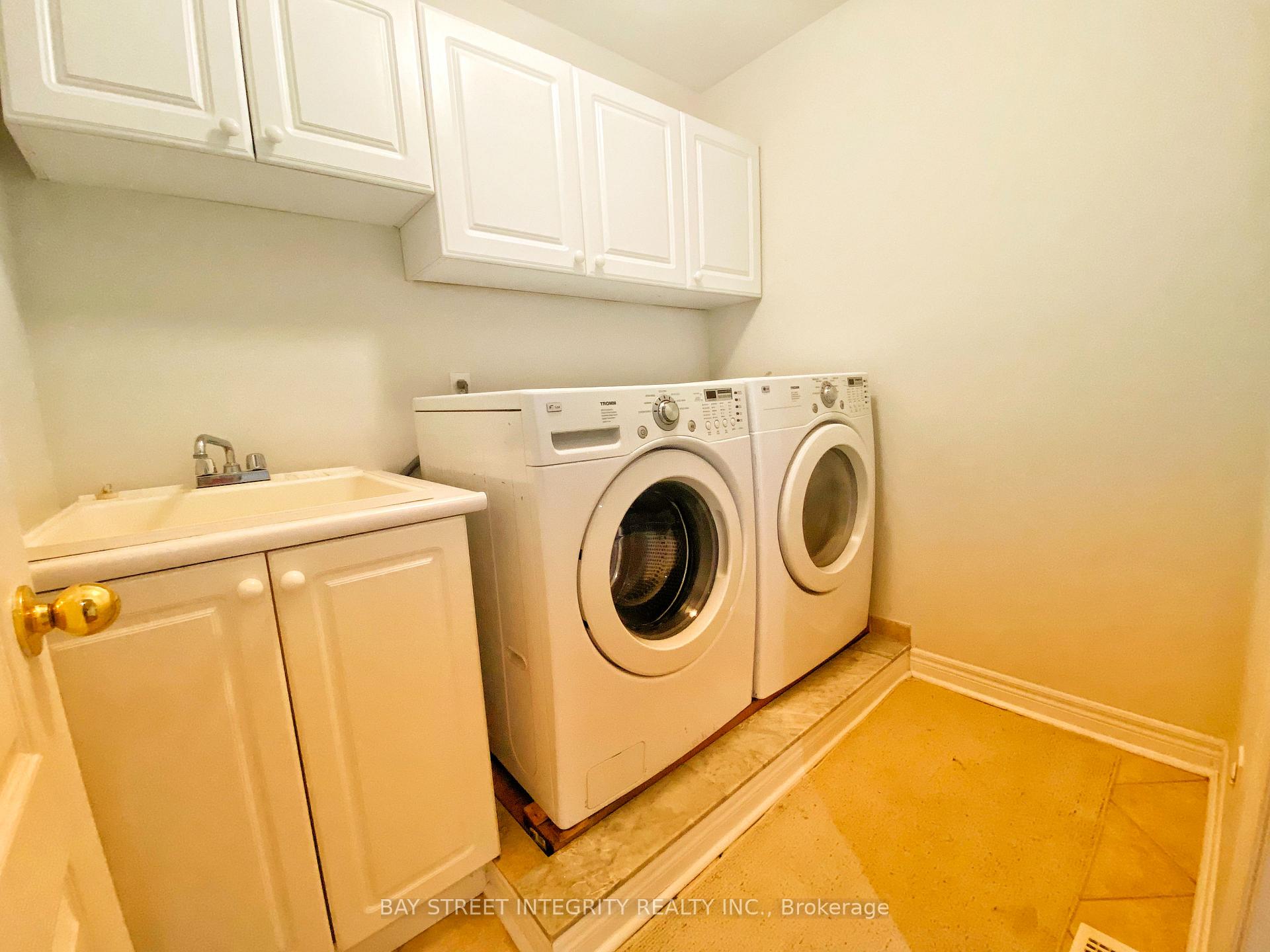 Photo 21 of Main 114 Red River Crescent, Newmarket, Woodland Hill — HOMEH