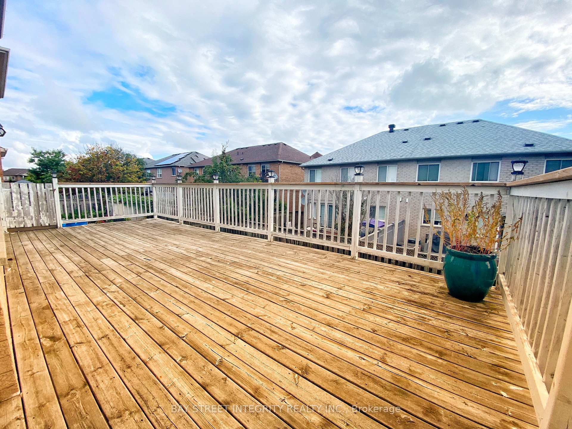 Photo 22 of Main 114 Red River Crescent, Newmarket, Woodland Hill — HOMEH