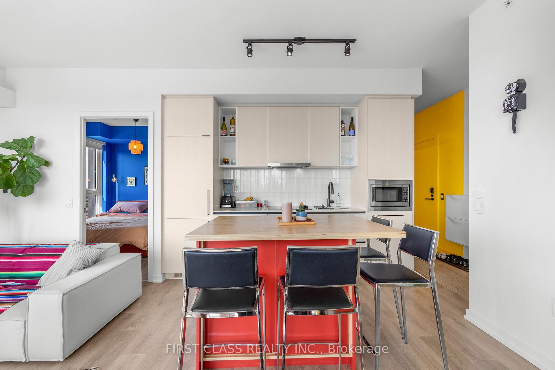 Photo 6 of Unit 1403, 10 Graphophone Grove, Toronto, Dovercourt-Wallace Emerson-Junction — HOMEH