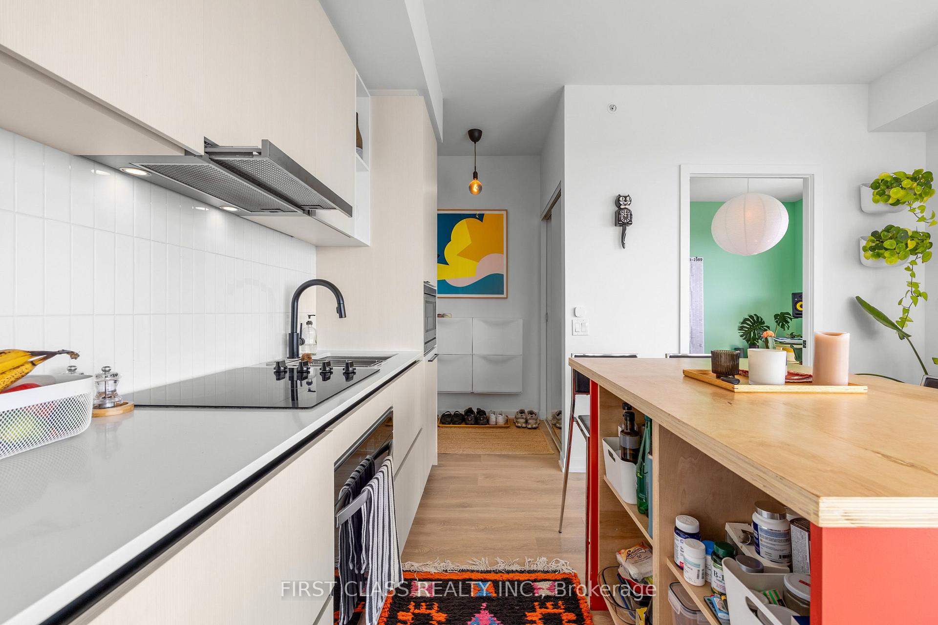 Photo 11 of Unit 1403, 10 Graphophone Grove, Toronto, Dovercourt-Wallace Emerson-Junction — HOMEH