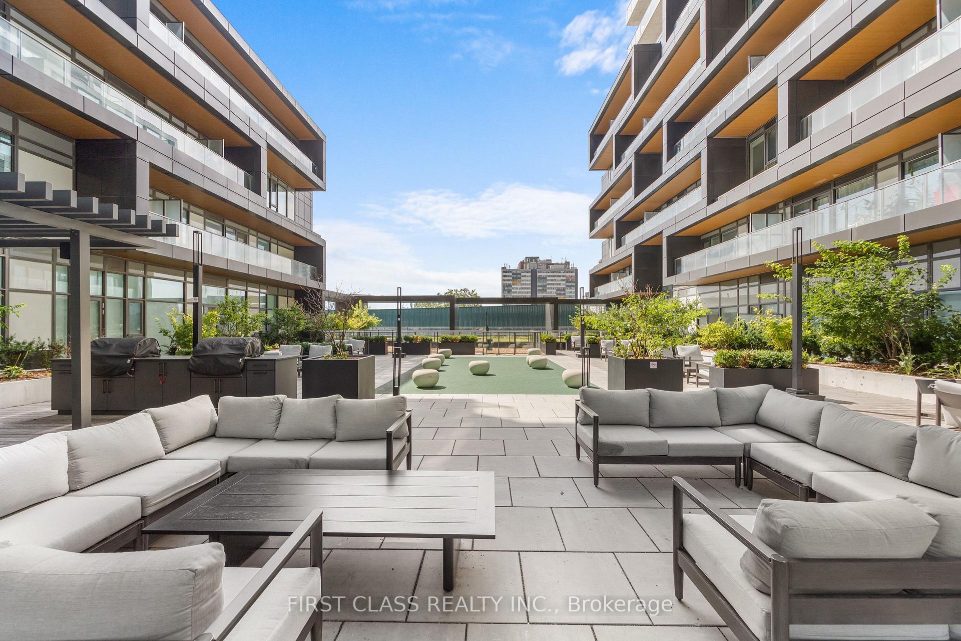 Photo 38 of Unit 1403, 10 Graphophone Grove, Toronto, Dovercourt-Wallace Emerson-Junction — HOMEH