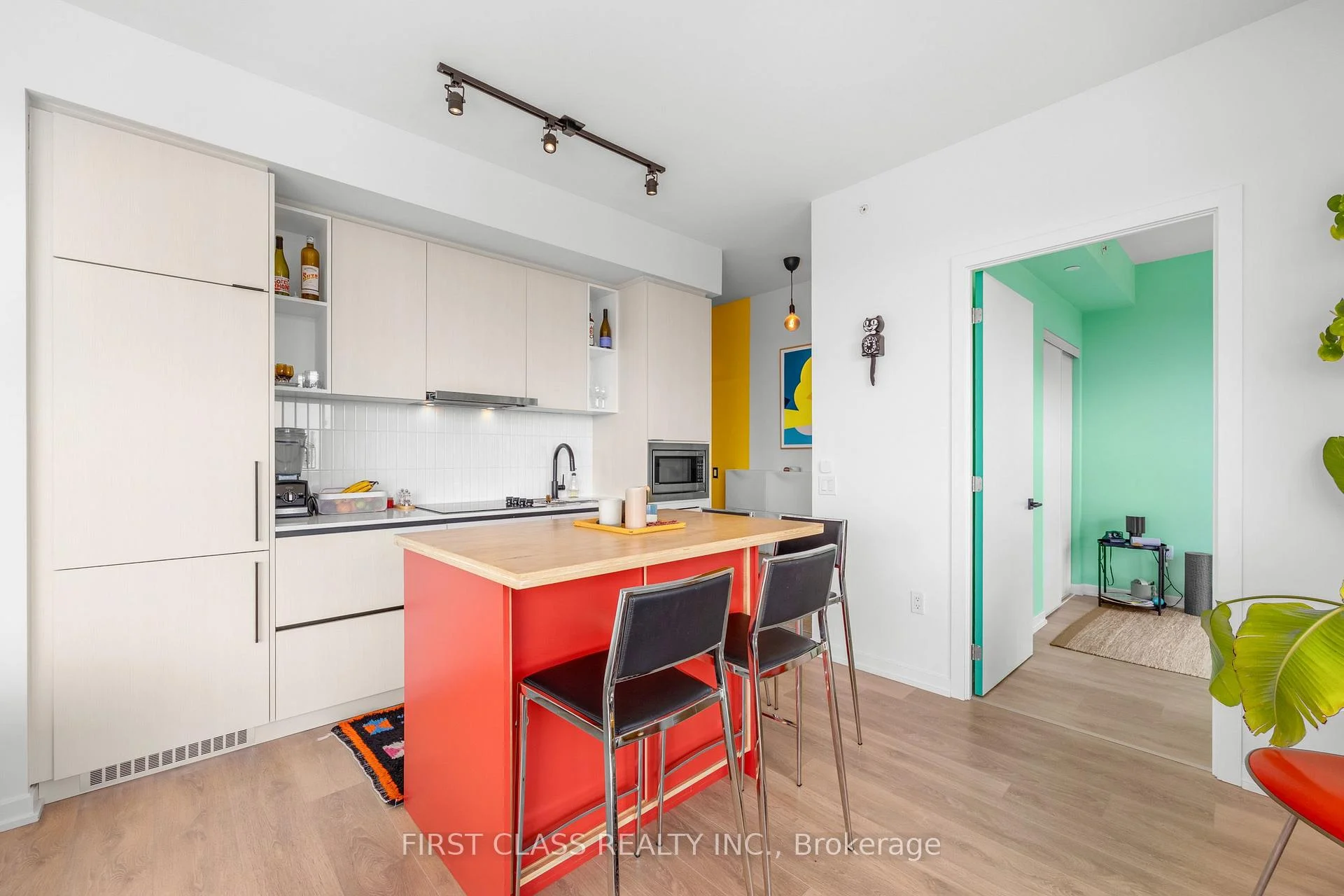 Photo 14 of Unit 1403, 10 Graphophone Grove, Toronto, Dovercourt-Wallace Emerson-Junction — HOMEH