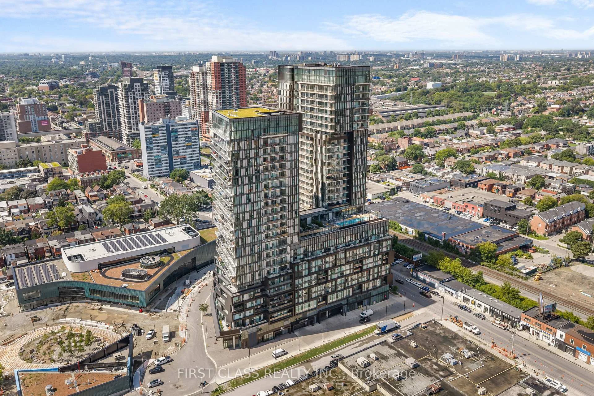 Photo 43 of Unit 1403, 10 Graphophone Grove, Toronto, Dovercourt-Wallace Emerson-Junction — HOMEH