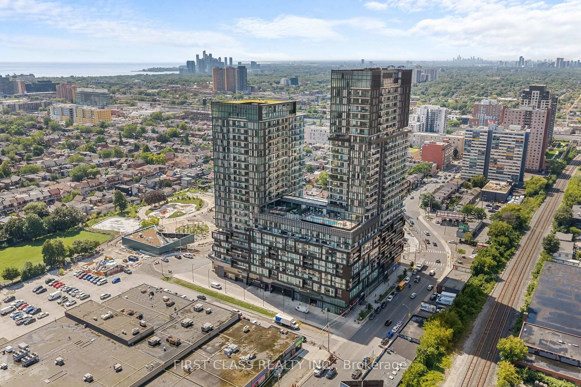 Photo 44 of Unit 1403, 10 Graphophone Grove, Toronto, Dovercourt-Wallace Emerson-Junction — HOMEH