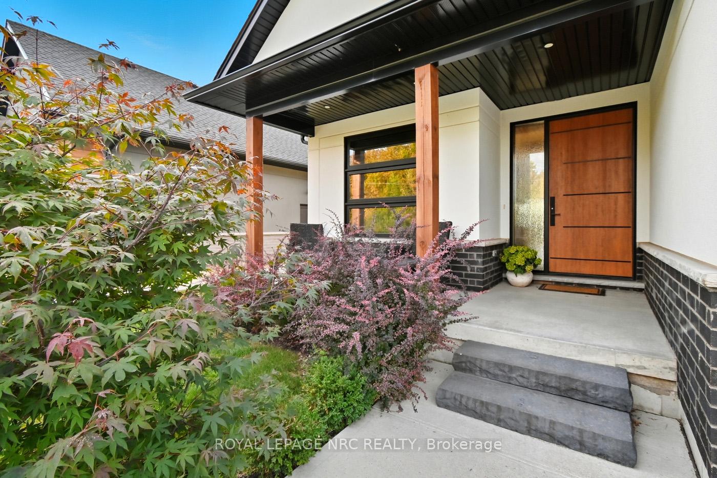 Photo 2 of 1007 Clare Avenue, Pelham, Fonthill — HOMEH