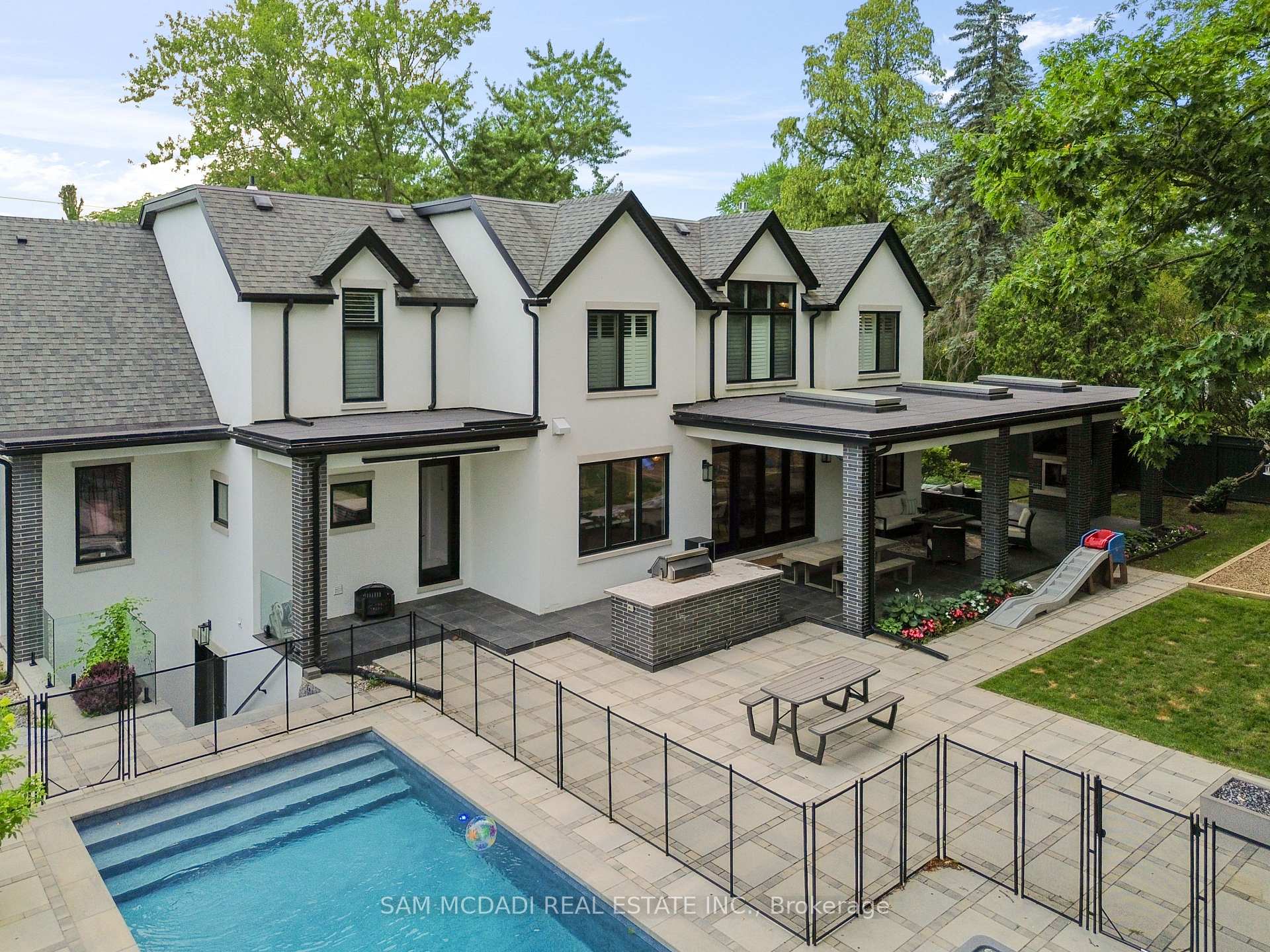 Photo 3 of 231 Wedgewood Drive, Oakville, Morrison — HOMEH