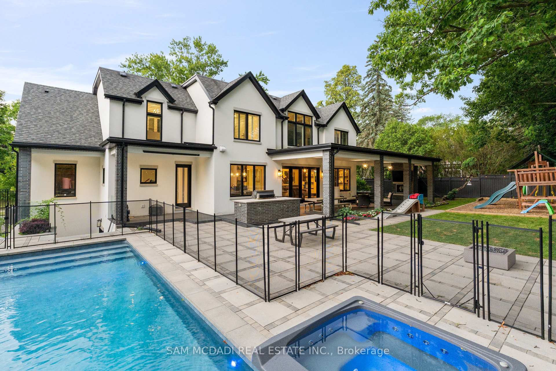 Photo 4 of 231 Wedgewood Drive, Oakville, Morrison — HOMEH