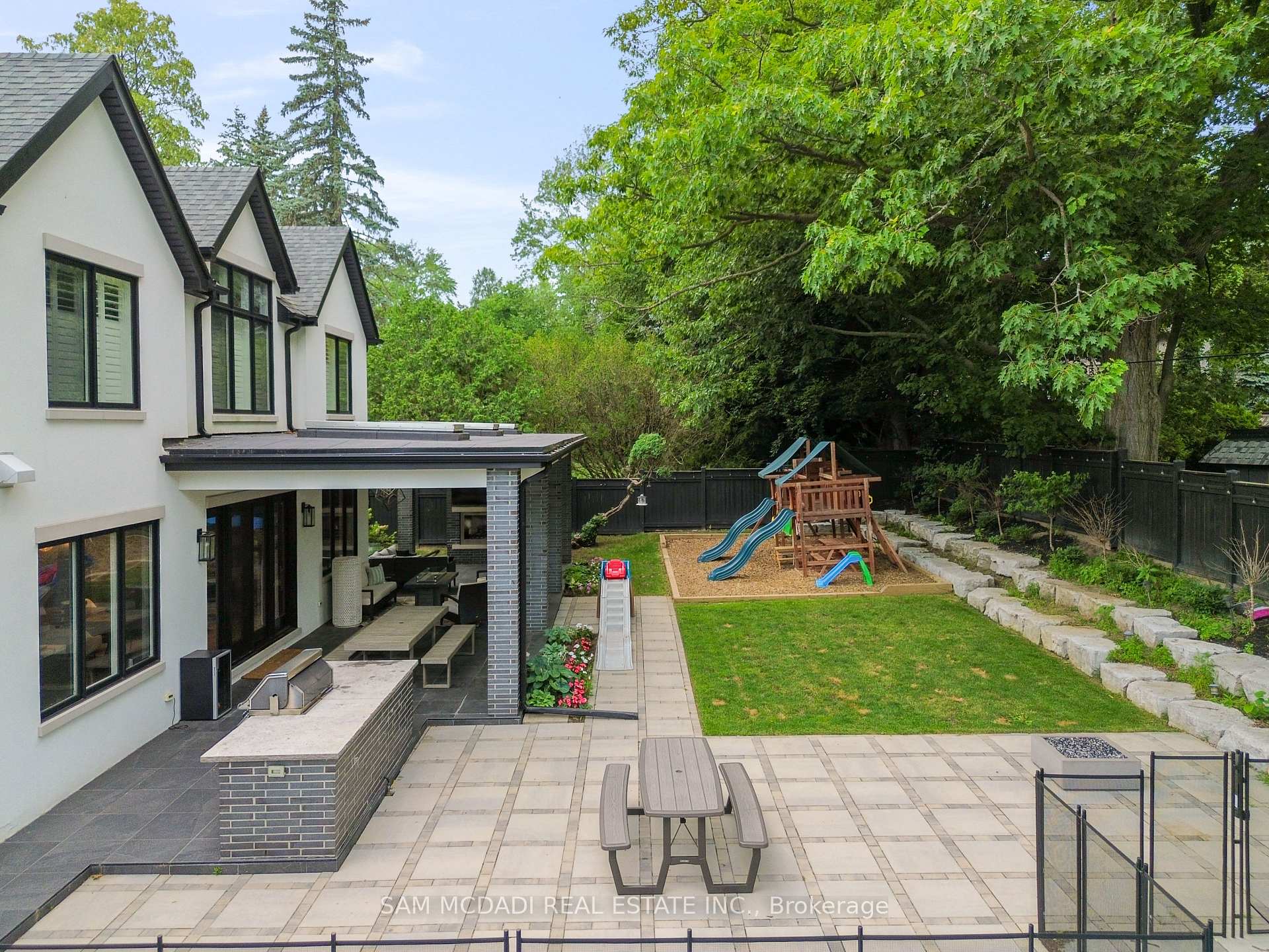 Photo 5 of 231 Wedgewood Drive, Oakville, Morrison — HOMEH