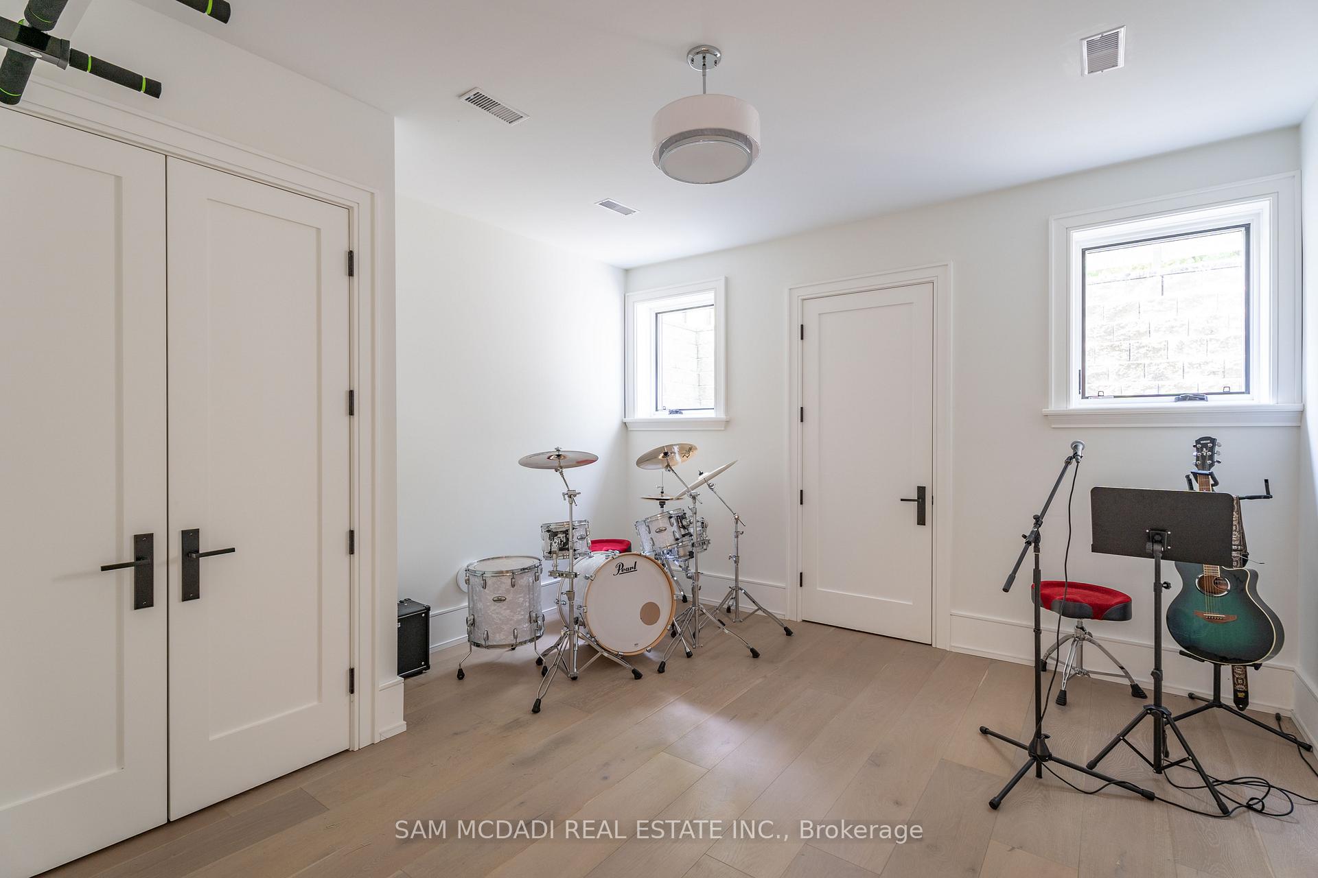 Photo 47 of 231 Wedgewood Drive, Oakville, Morrison — HOMEH