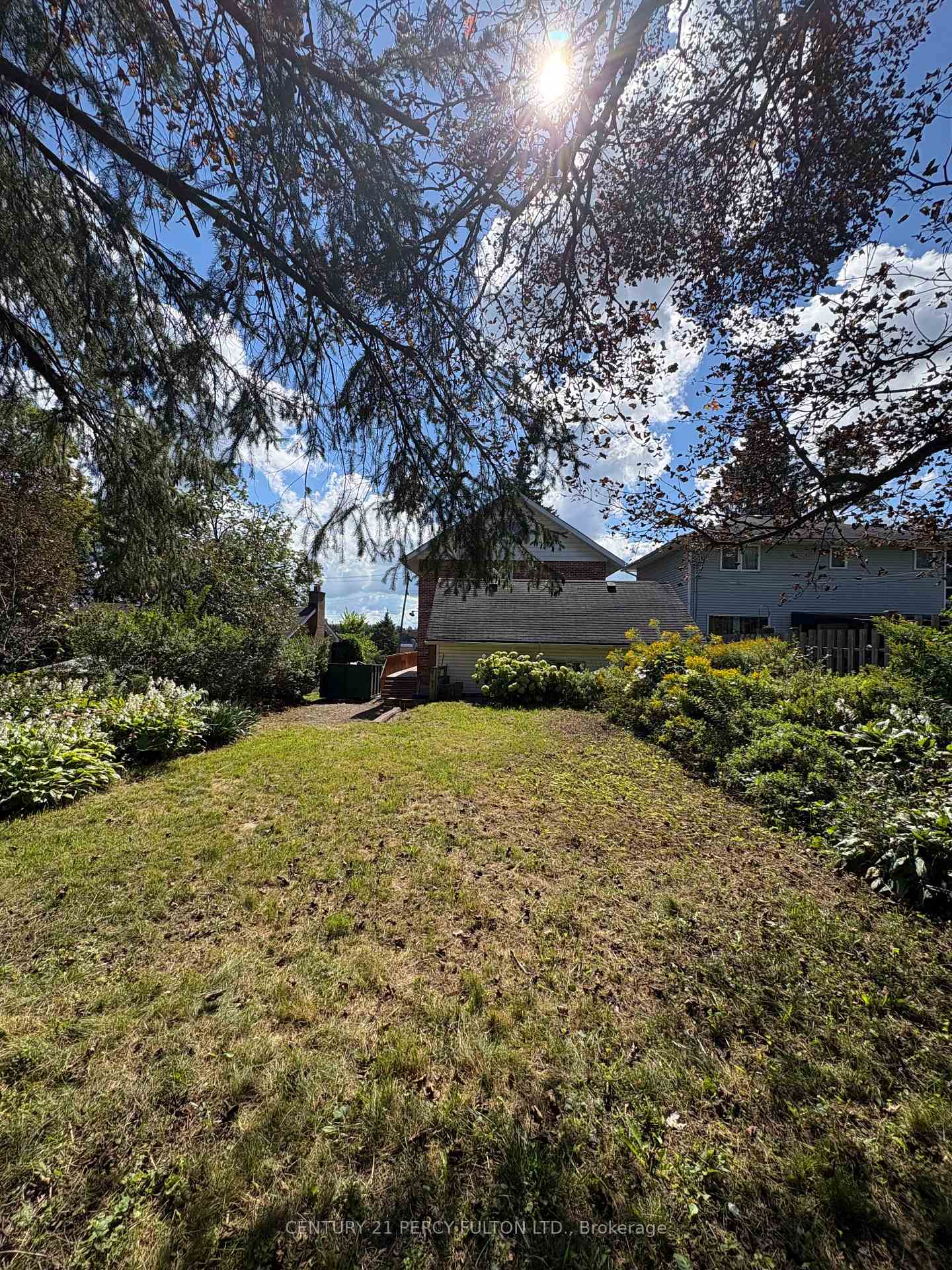 Photo 17 of 360 Highland Road, Peterborough, Northcrest Ward 5 — HOMEH