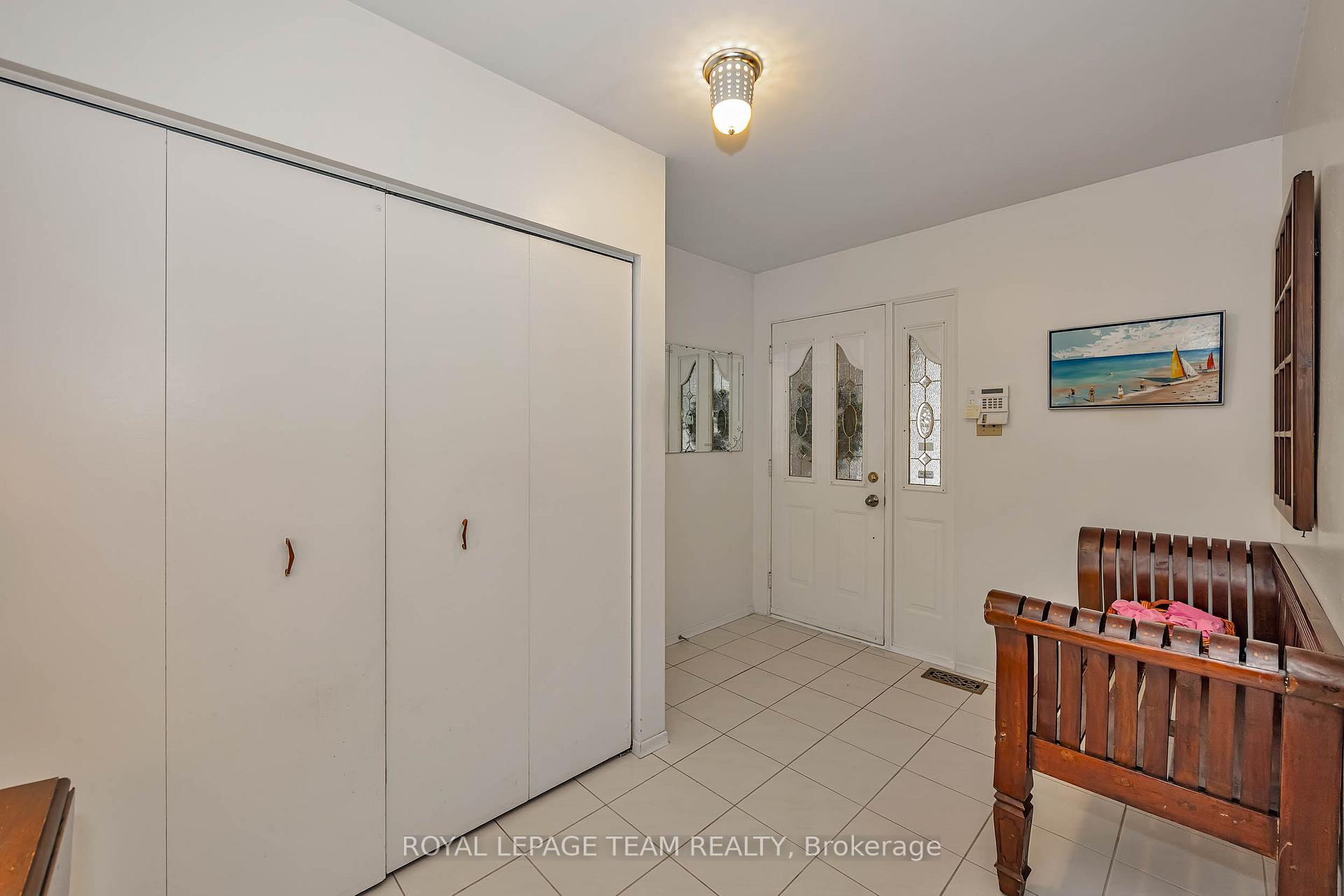 Photo 4 of 1174 Bonnie Crescent, Ottawa, Copeland Park — HOMEH