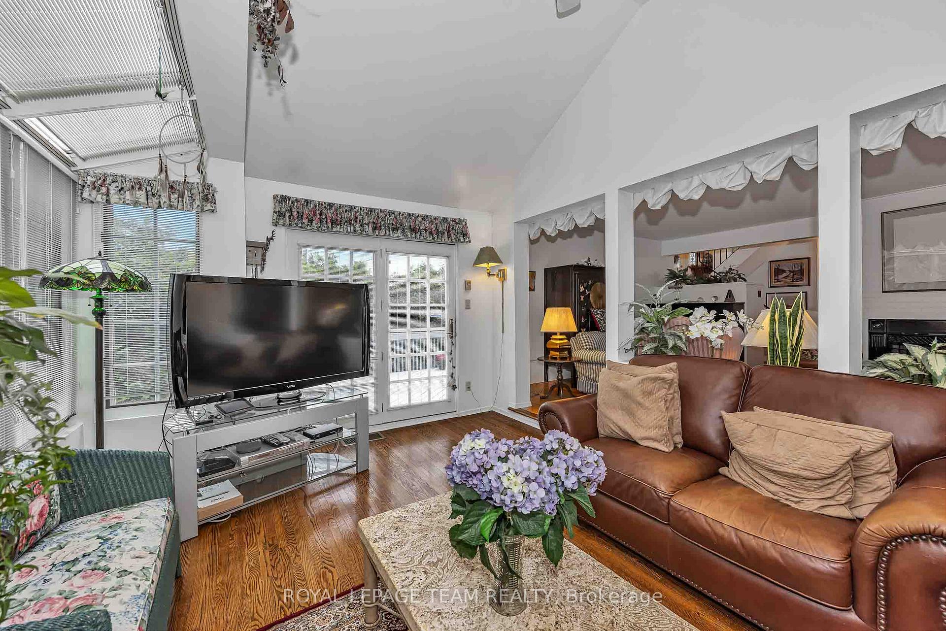 Photo 12 of 1174 Bonnie Crescent, Ottawa, Copeland Park — HOMEH