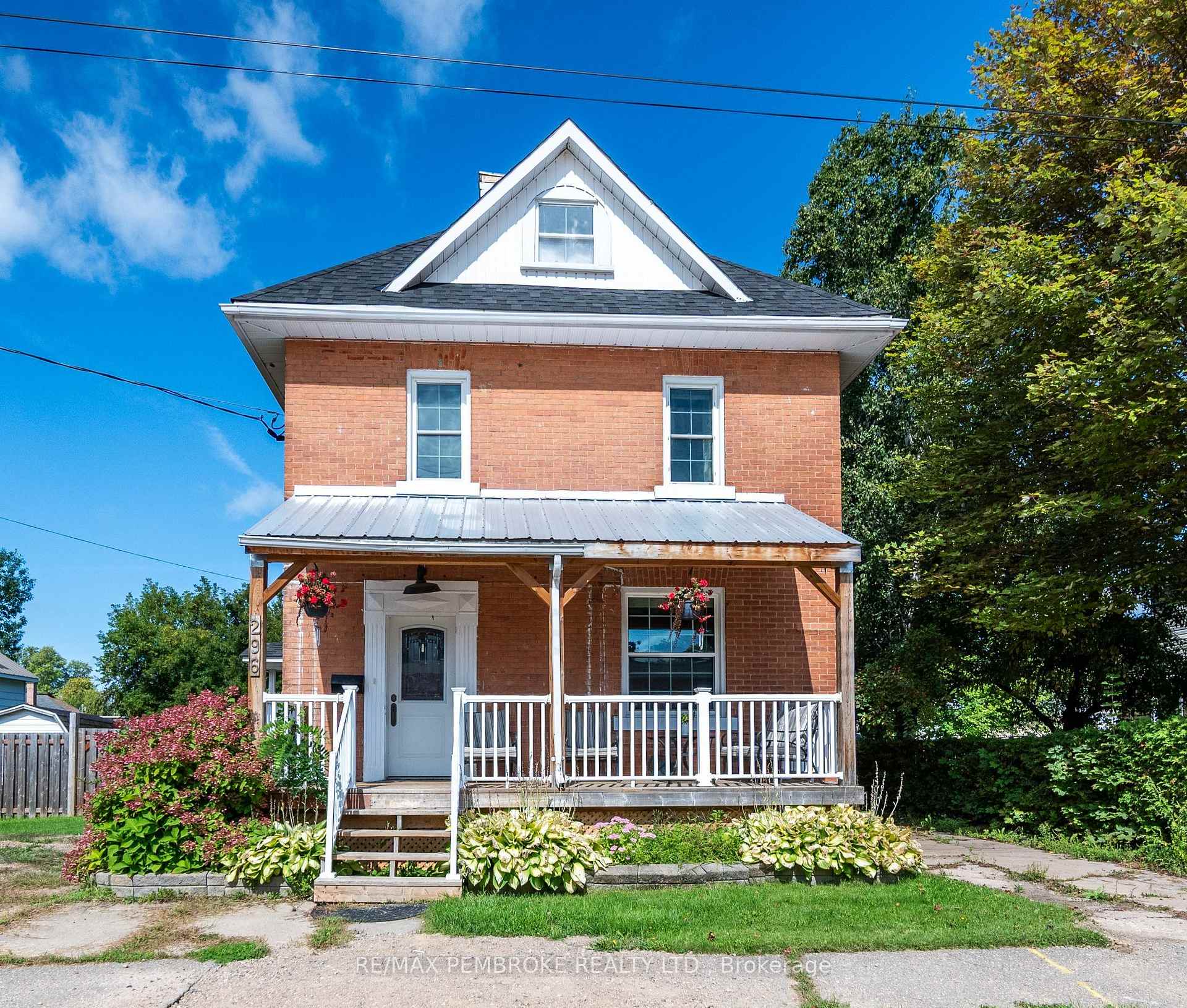 Photo of 296 First Avenue N