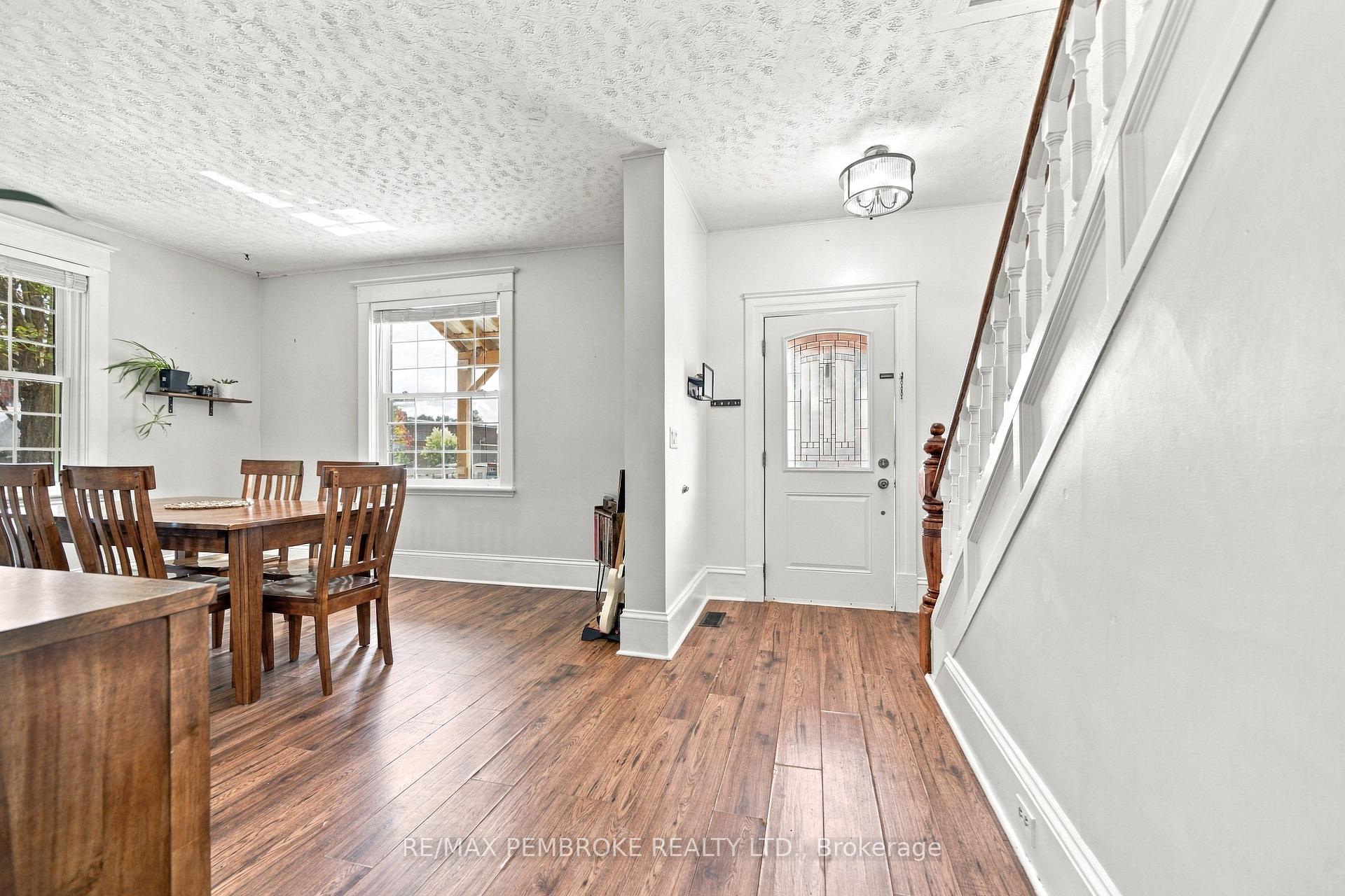Photo 6 of 296 First Avenue N, Pembroke, Pembroke — HOMEH