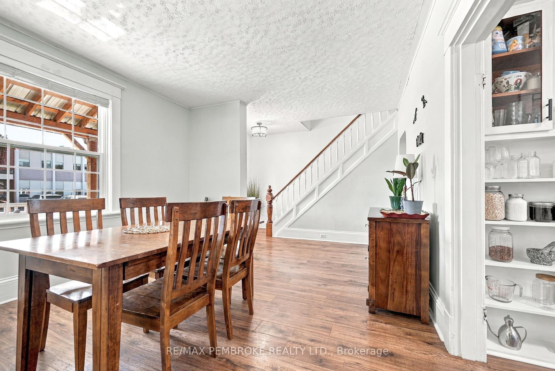 Photo 7 of 296 First Avenue N, Pembroke, Pembroke — HOMEH