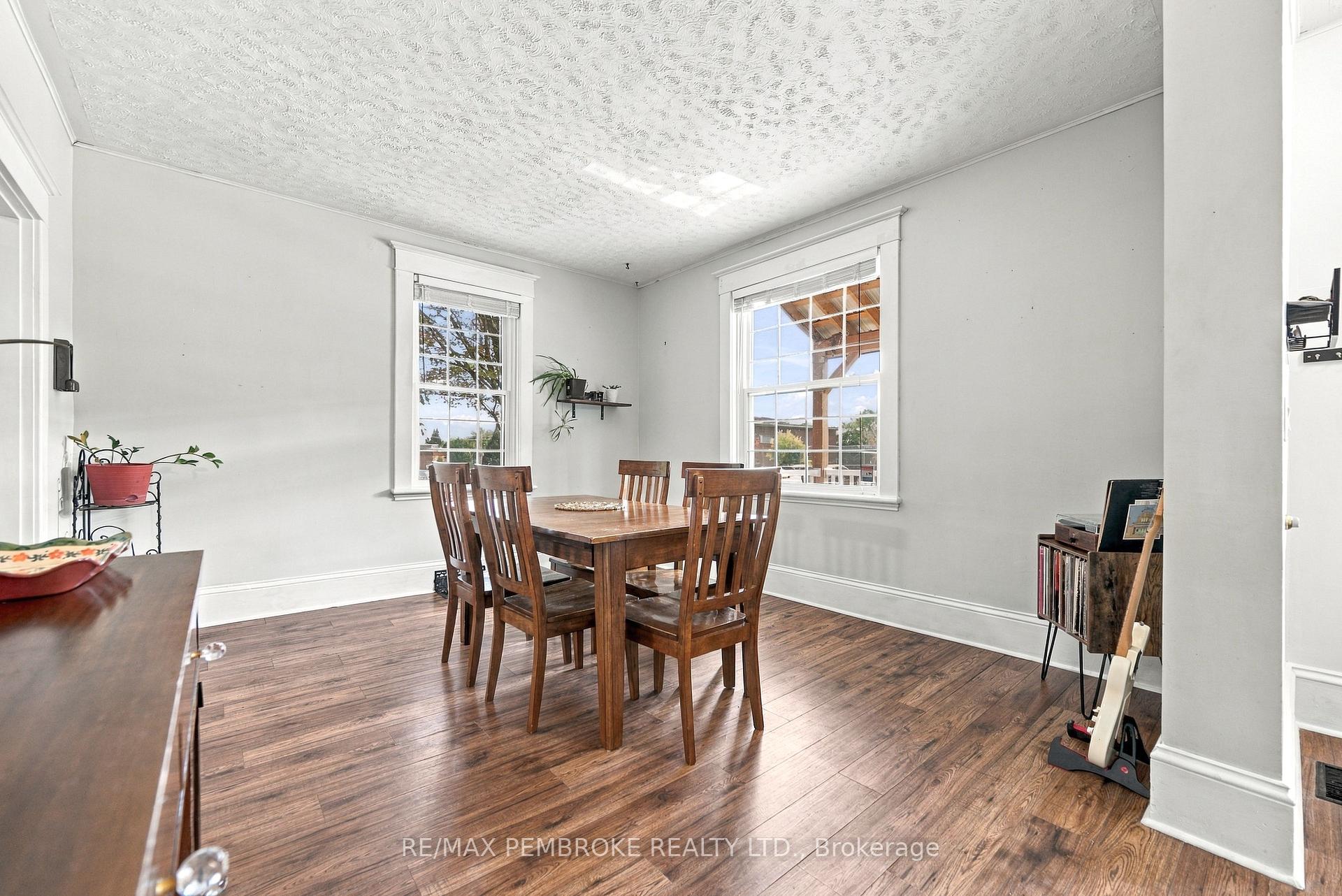 Photo 8 of 296 First Avenue N, Pembroke, Pembroke — HOMEH