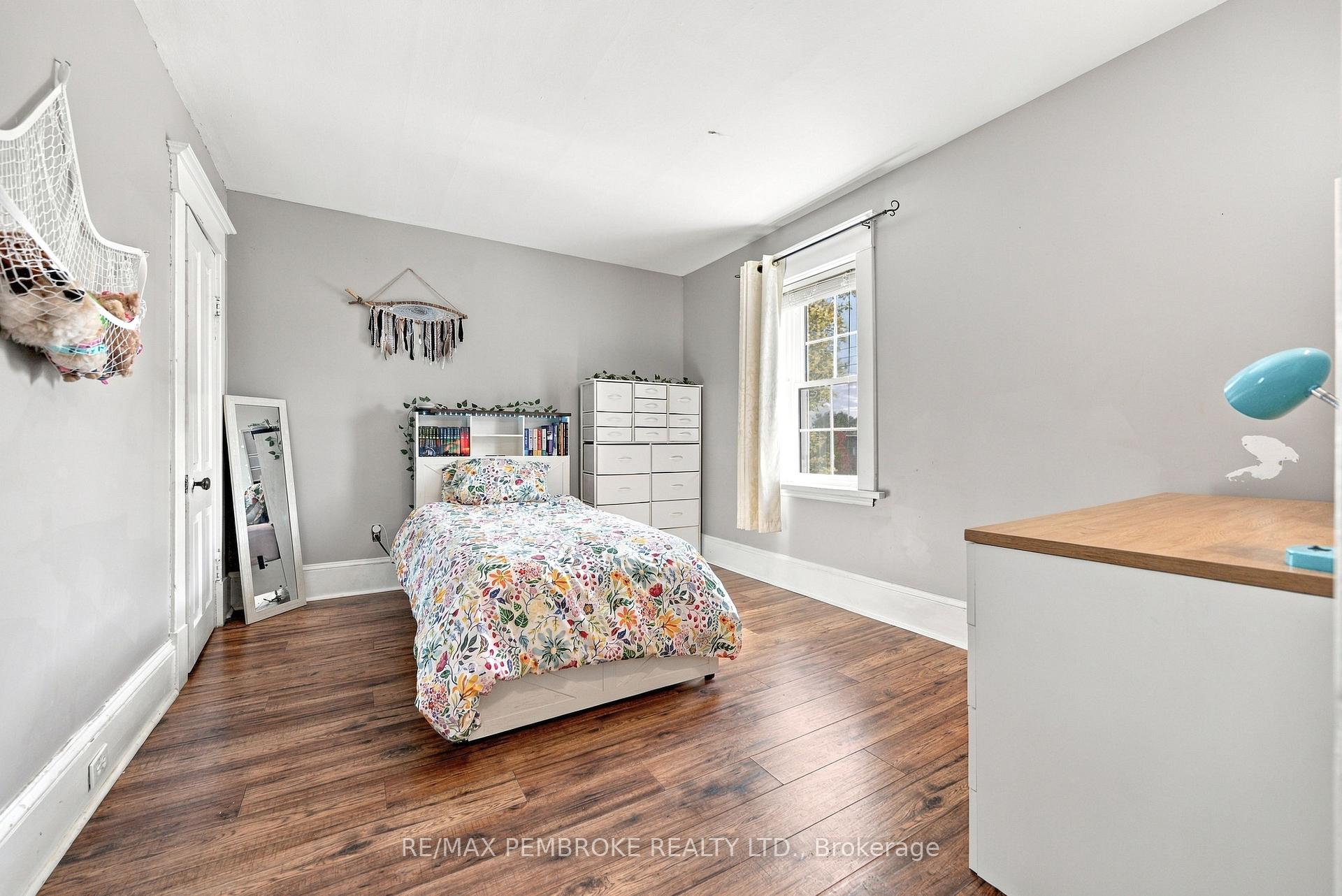 Photo 25 of 296 First Avenue N, Pembroke, Pembroke — HOMEH