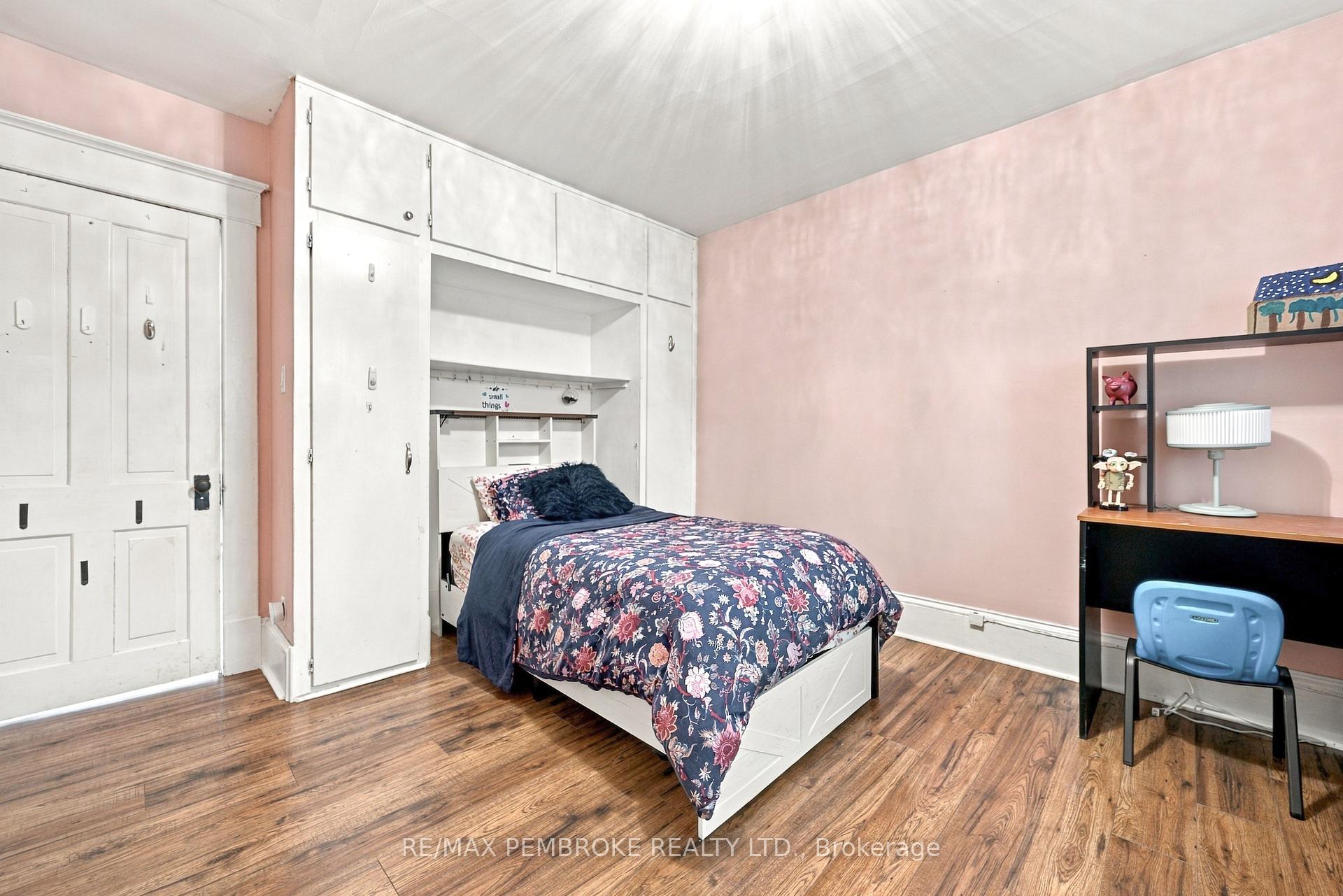 Photo 29 of 296 First Avenue N, Pembroke, Pembroke — HOMEH