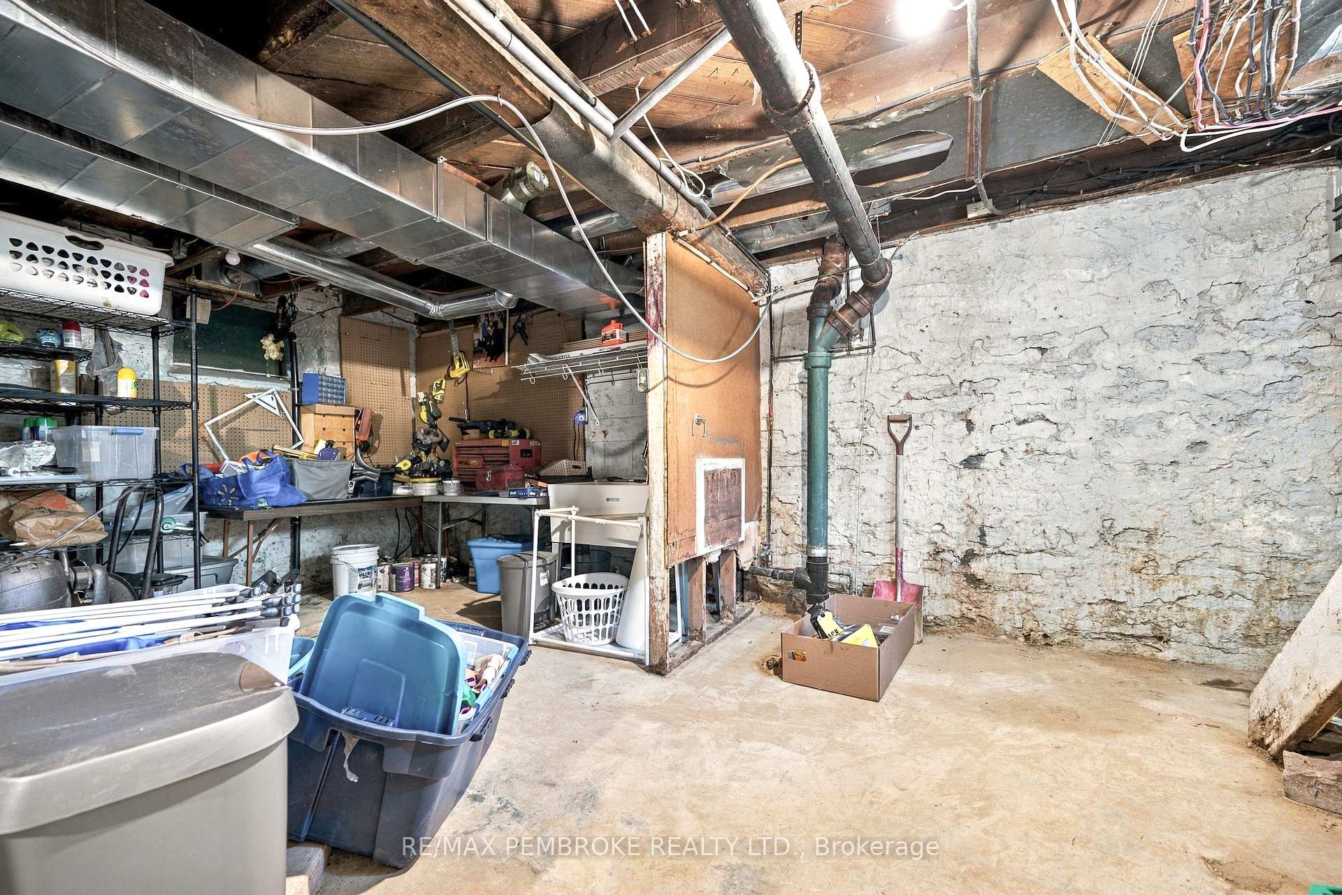 Photo 41 of 296 First Avenue N, Pembroke, Pembroke — HOMEH