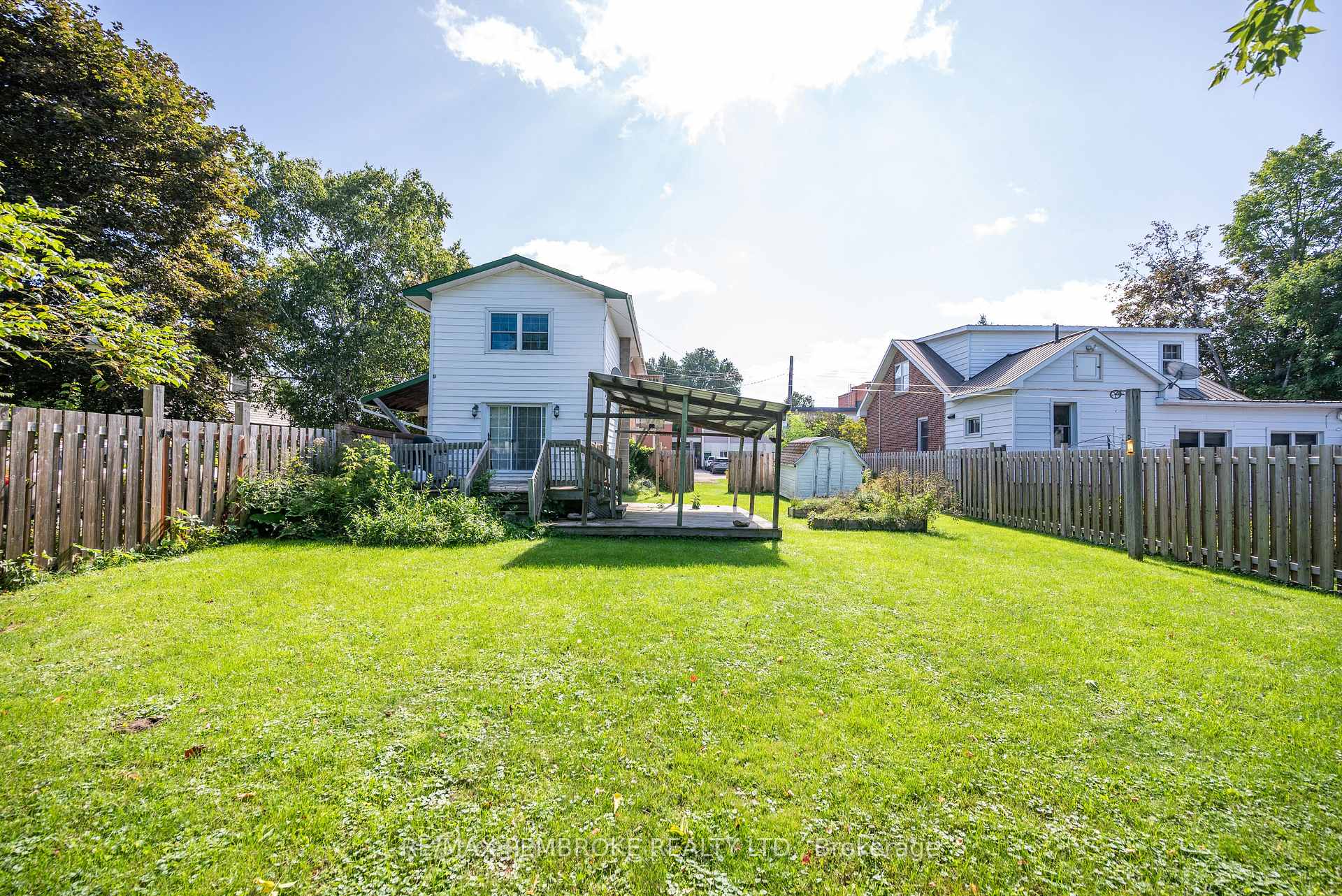 Photo 46 of 296 First Avenue N, Pembroke, Pembroke — HOMEH