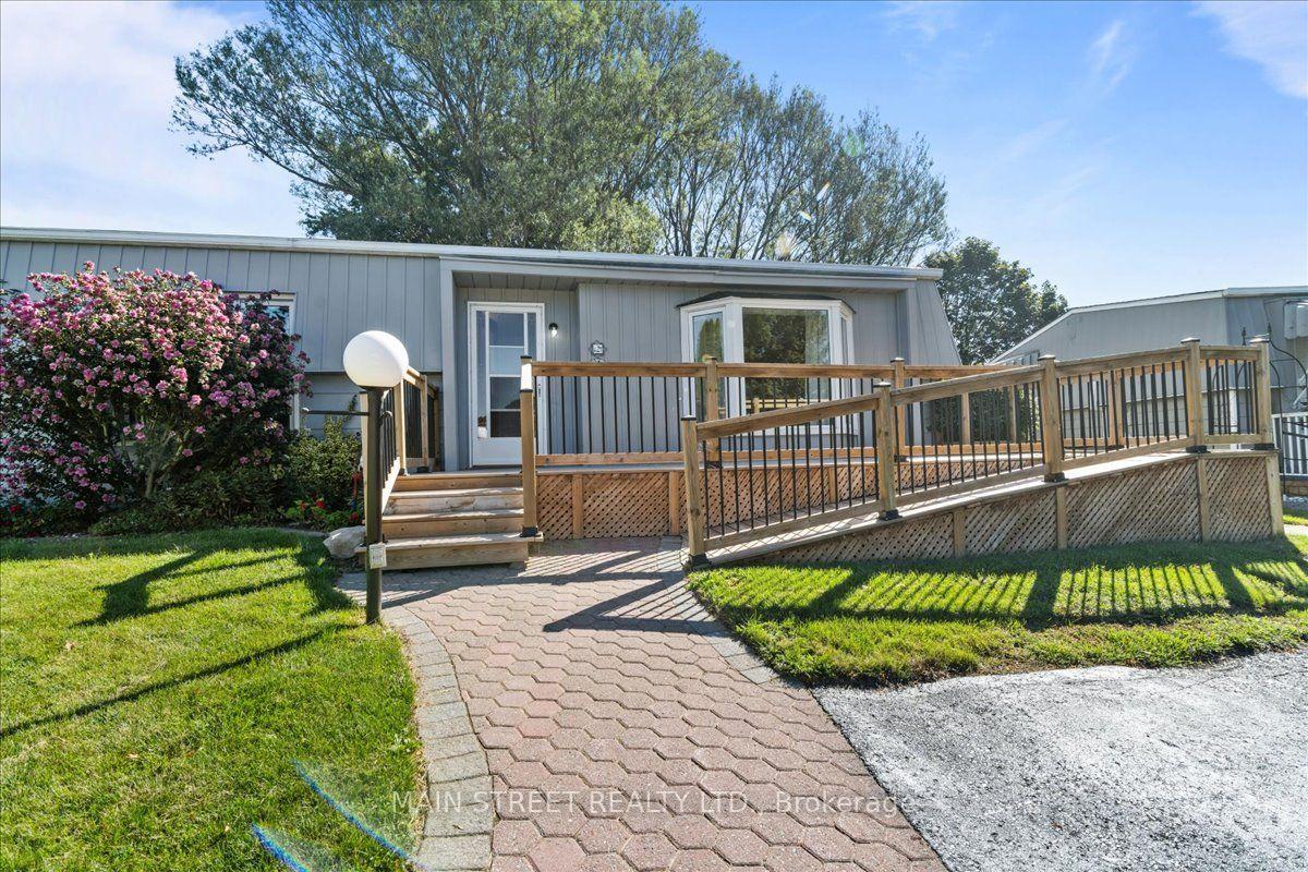 Photo 3 of 2 Pineridge Crescent, Clarington, Newcastle — HOMEH