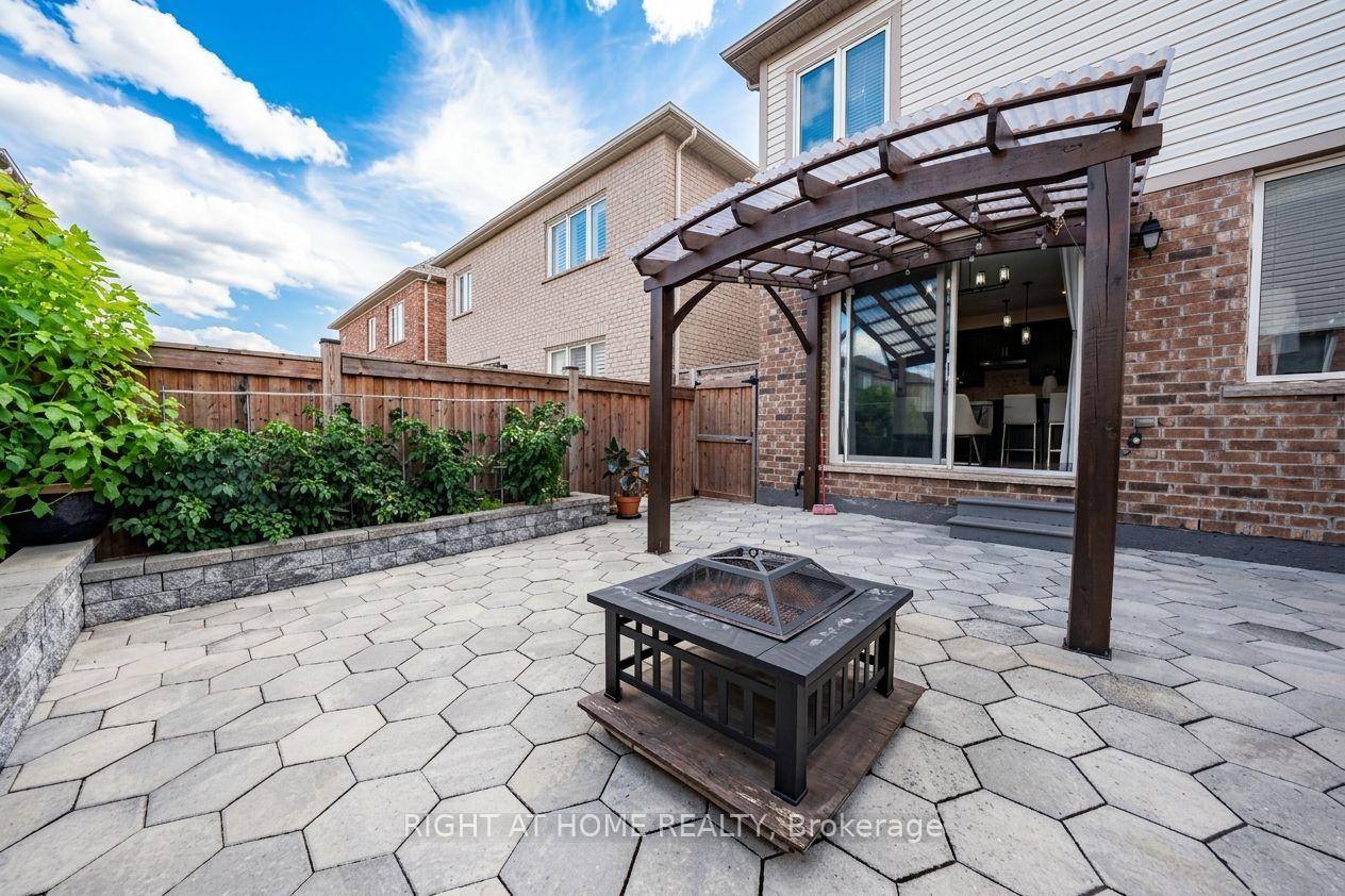 Photo 14 of 1249 Leger Way, Milton, Ford — HOMEH
