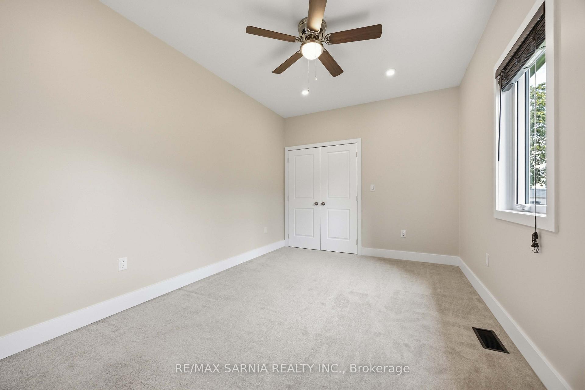 Photo 19 of 541 Erie Street, Warwick, Watford — HOMEH