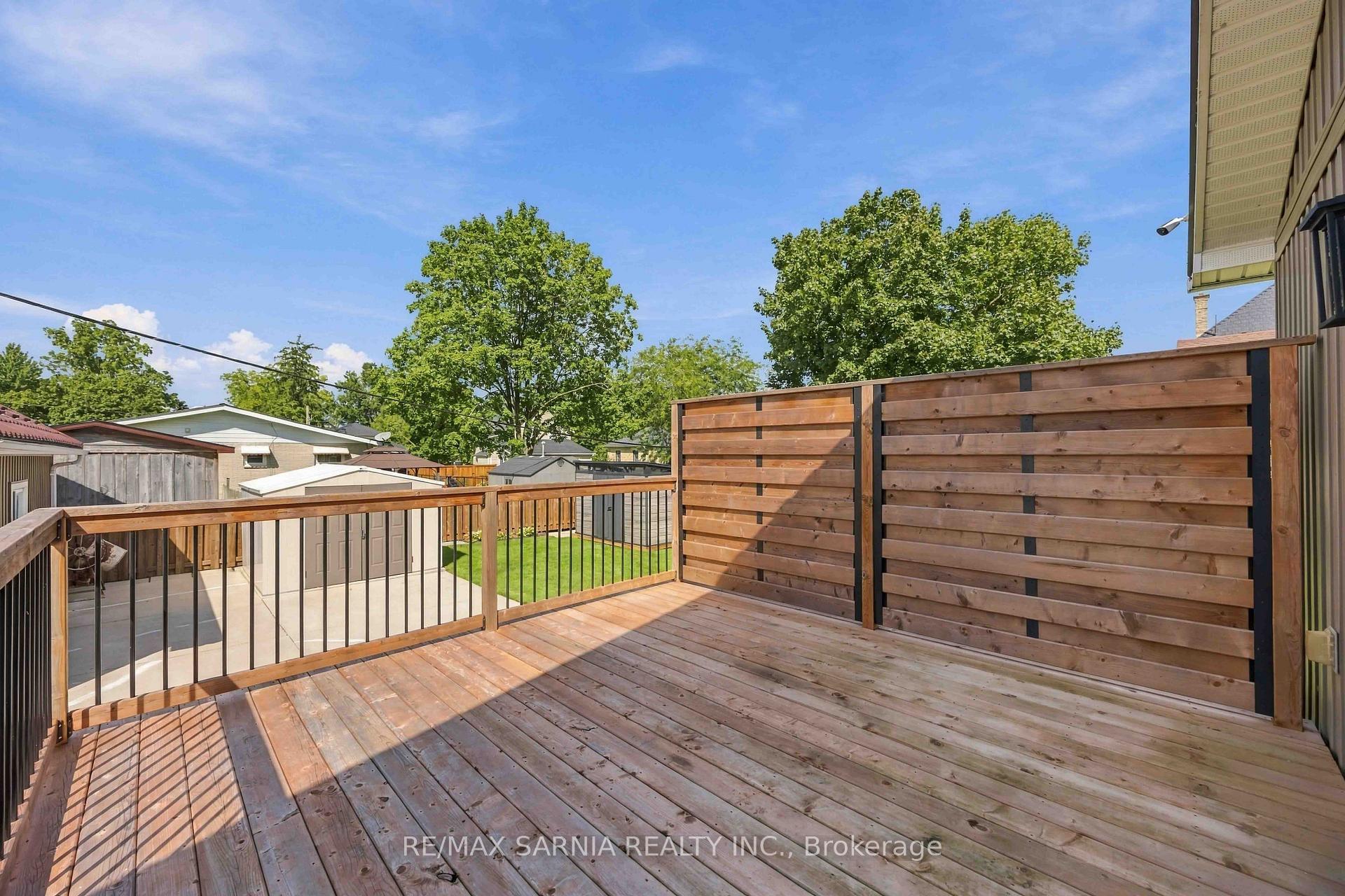 Photo 41 of 541 Erie Street, Warwick, Watford — HOMEH