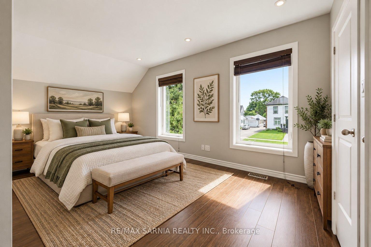 Photo 30 of 541 Erie Street, Warwick, Watford — HOMEH