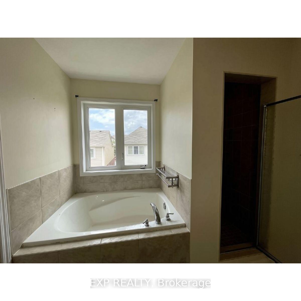 Photo 18 of 58 Meadowcrest Lane, Brampton, Northwest Brampton — HOMEH