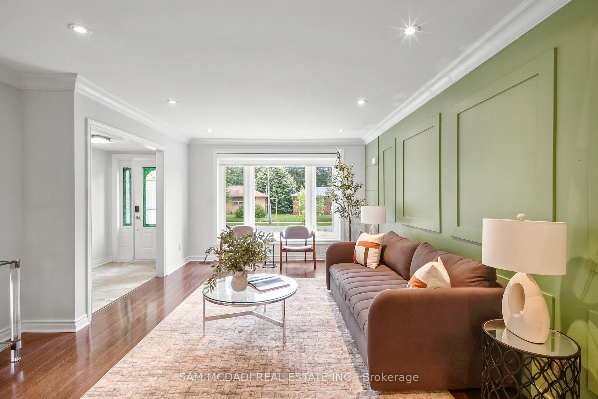 Photo 5 of 1207 Pinegrove Road, Oakville, West — HOMEH