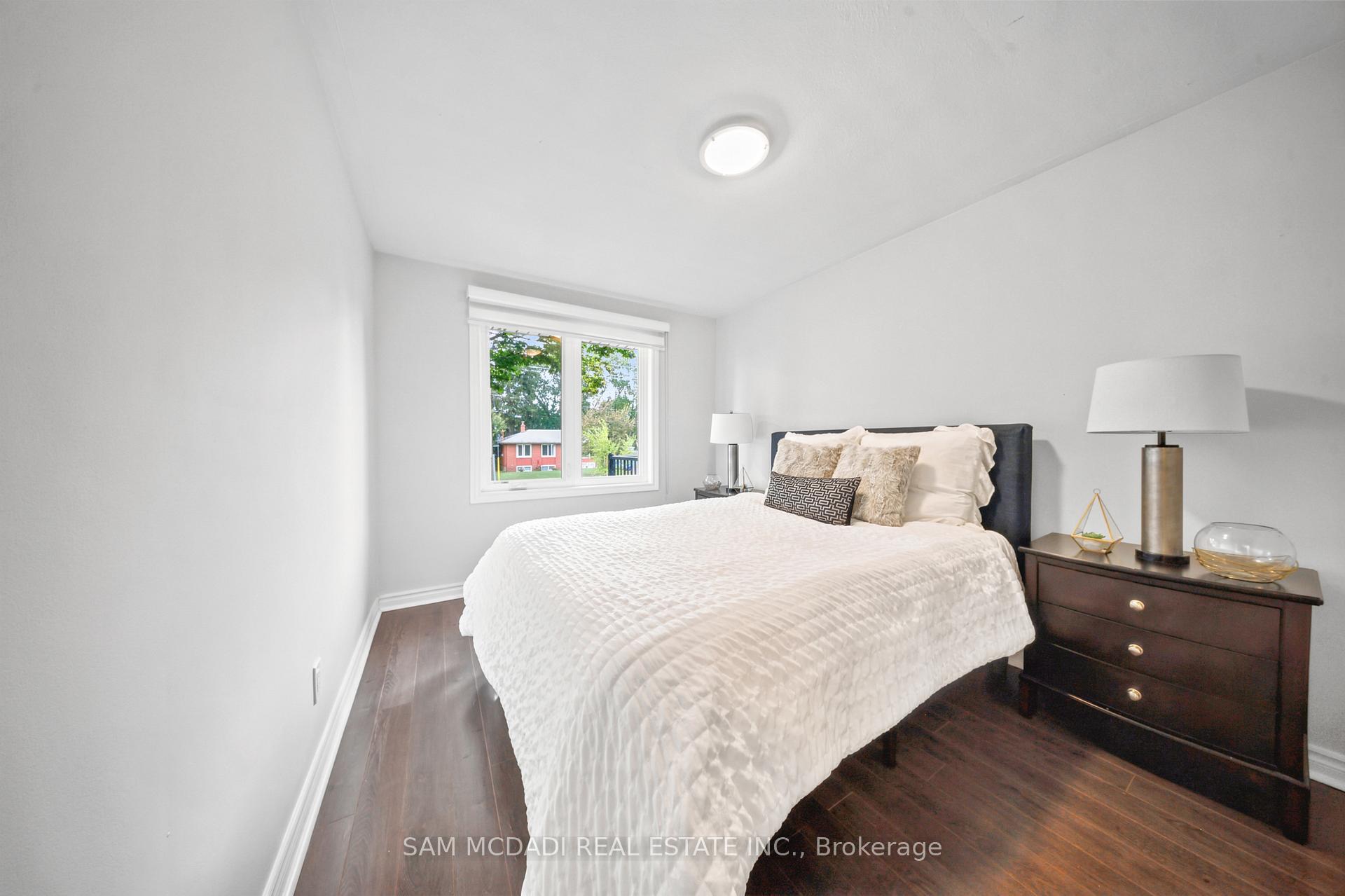 Photo 14 of 1207 Pinegrove Road, Oakville, West — HOMEH