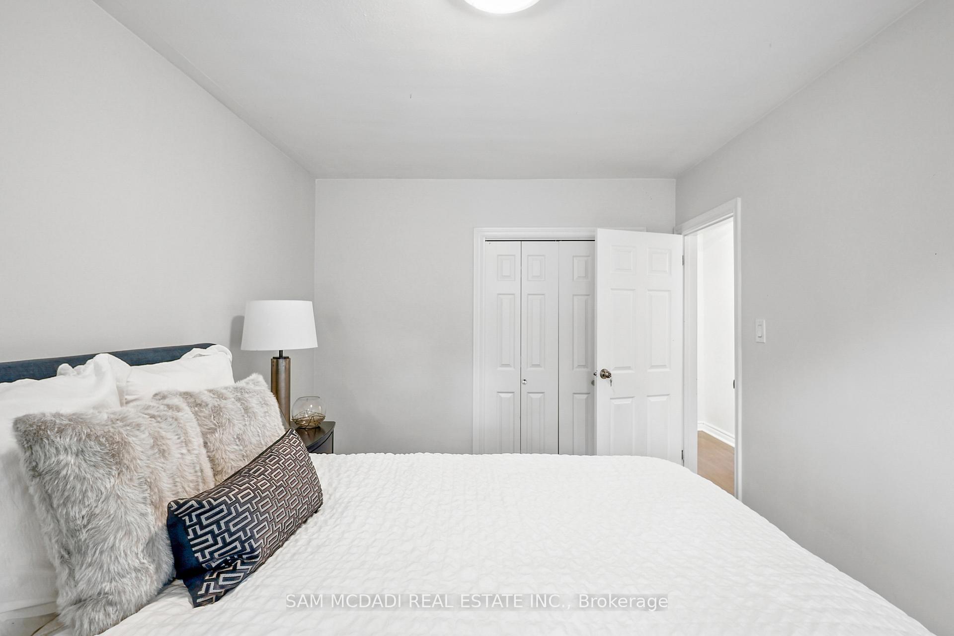 Photo 15 of 1207 Pinegrove Road, Oakville, West — HOMEH