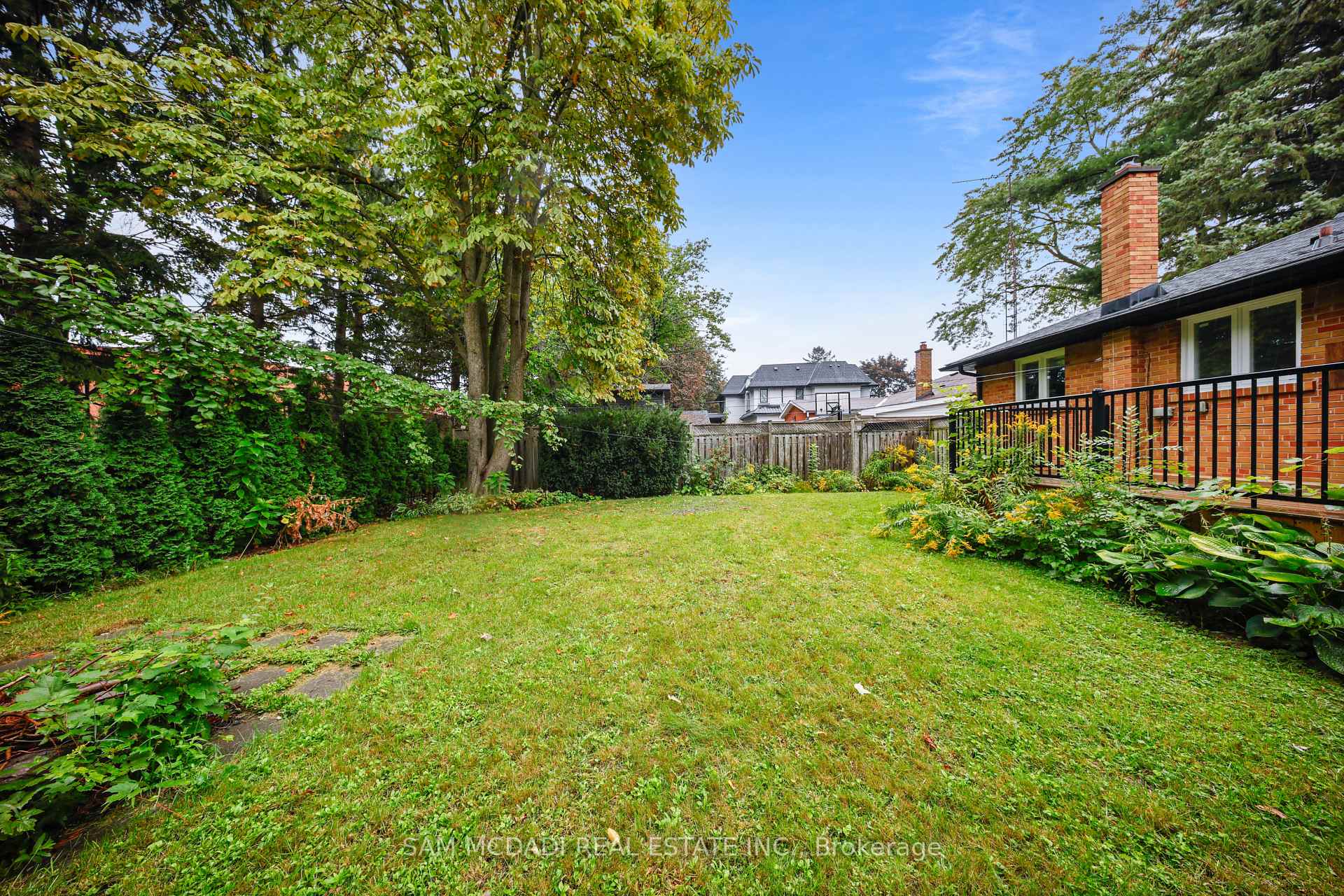 Photo 32 of 1207 Pinegrove Road, Oakville, West — HOMEH