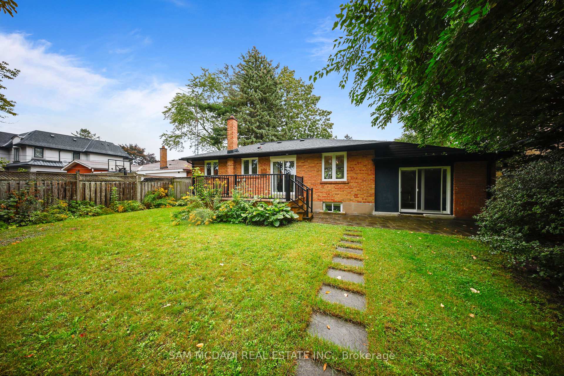 Photo 33 of 1207 Pinegrove Road, Oakville, West — HOMEH