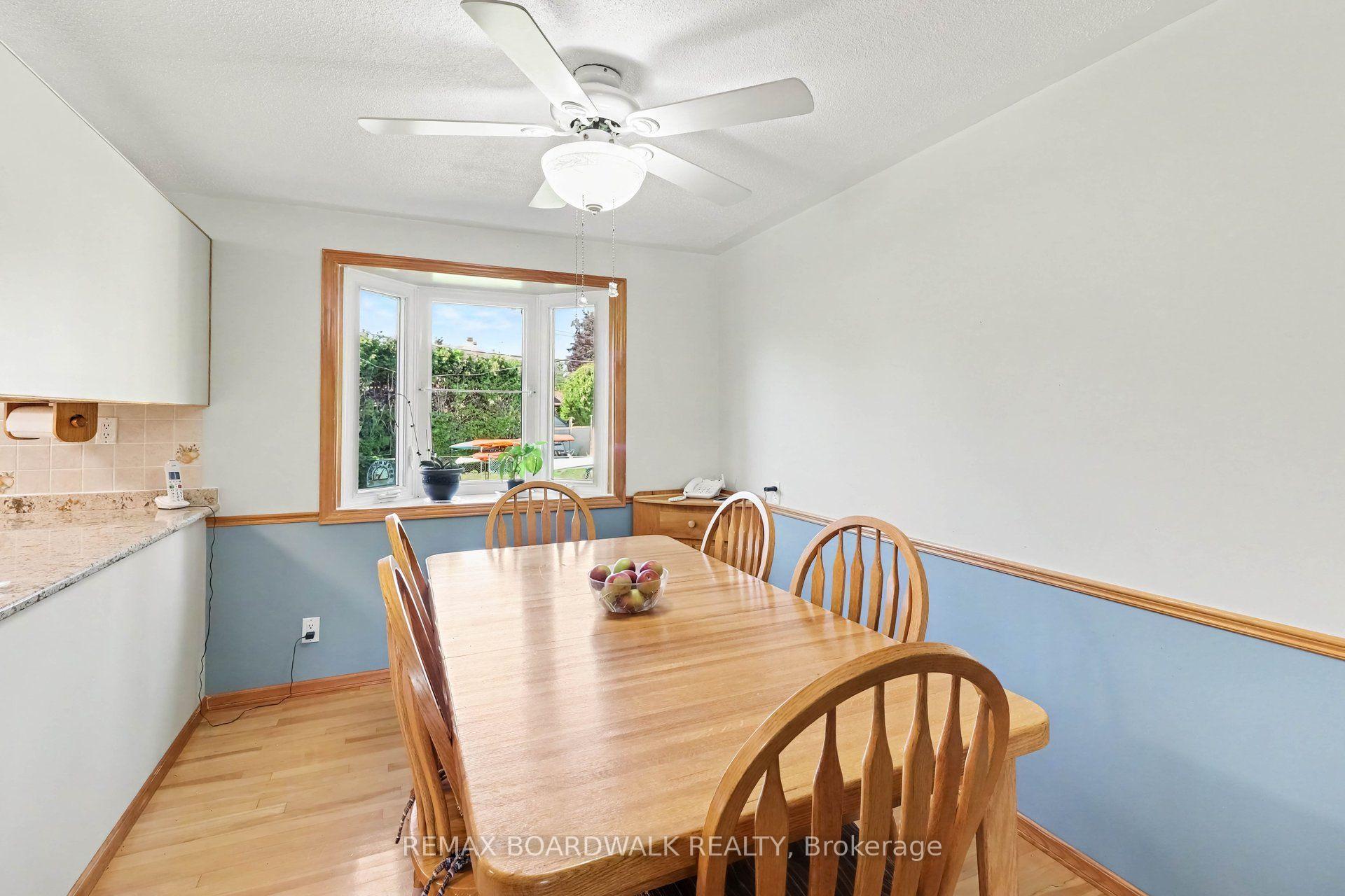 Photo 12 of 389 Hatfield Crescent, Ottawa, Bilberry Creek/Queenswood Heights — HOMEH