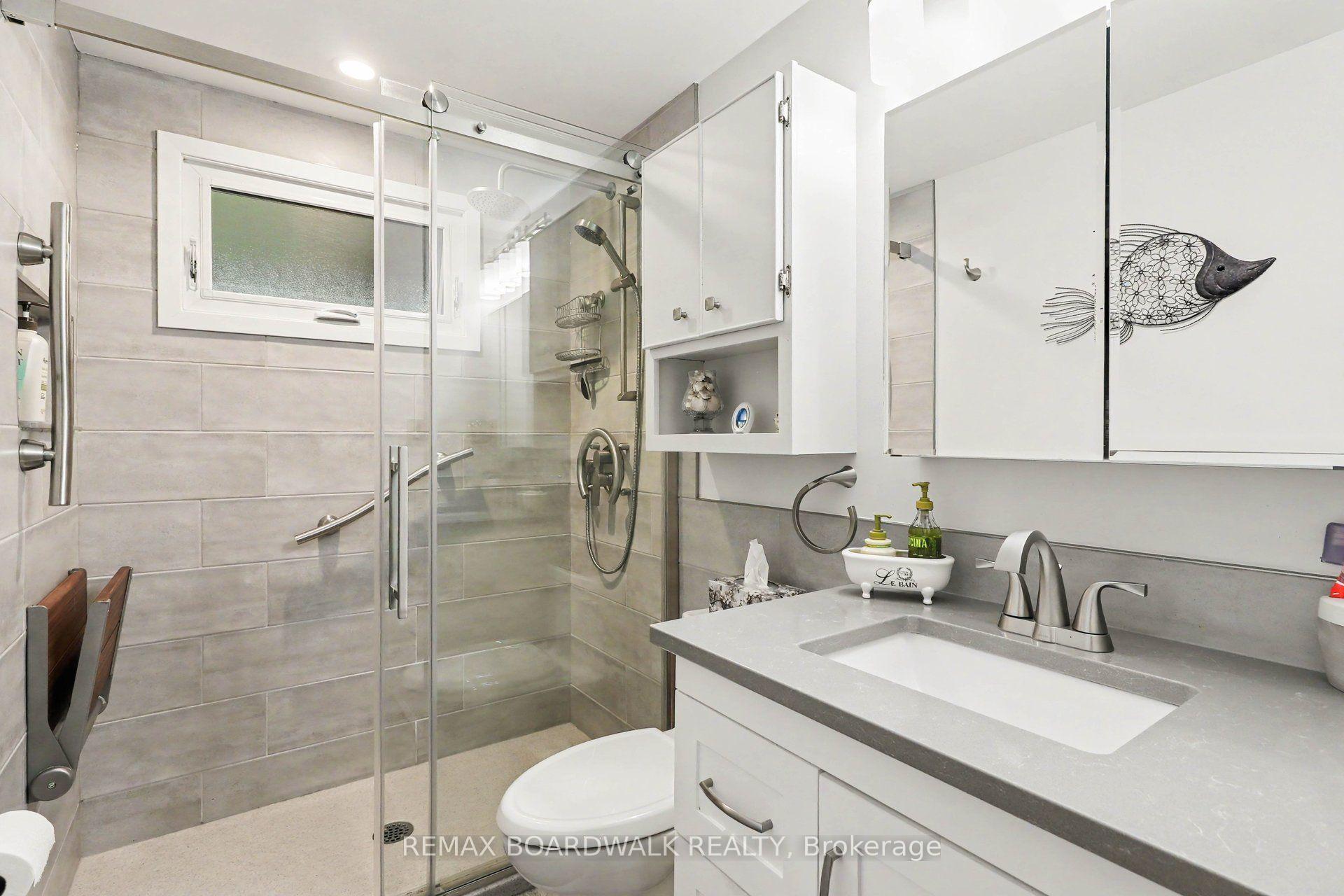 Photo 18 of 389 Hatfield Crescent, Ottawa, Bilberry Creek/Queenswood Heights — HOMEH
