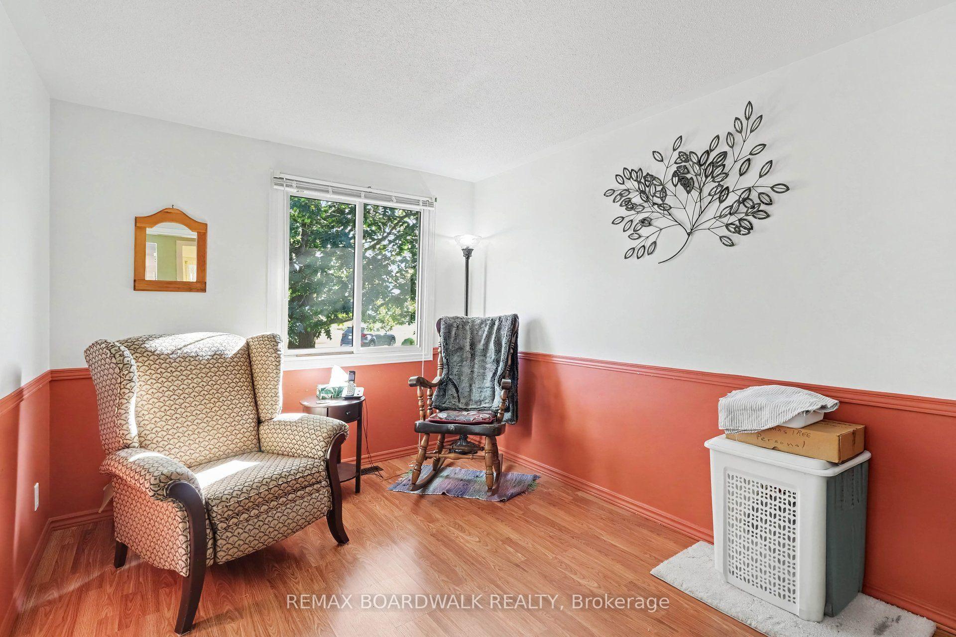 Photo 19 of 389 Hatfield Crescent, Ottawa, Bilberry Creek/Queenswood Heights — HOMEH