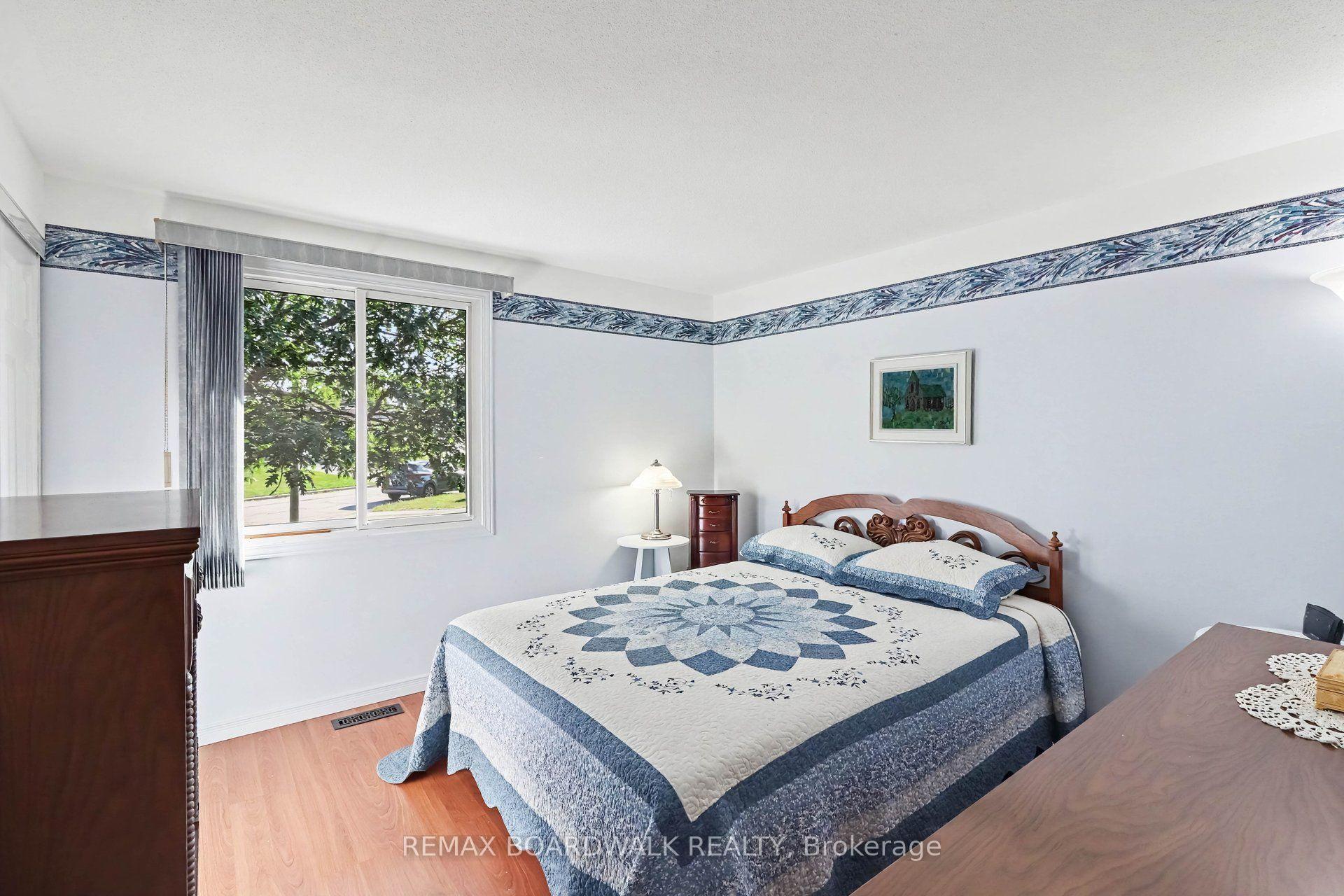 Photo 23 of 389 Hatfield Crescent, Ottawa, Bilberry Creek/Queenswood Heights — HOMEH