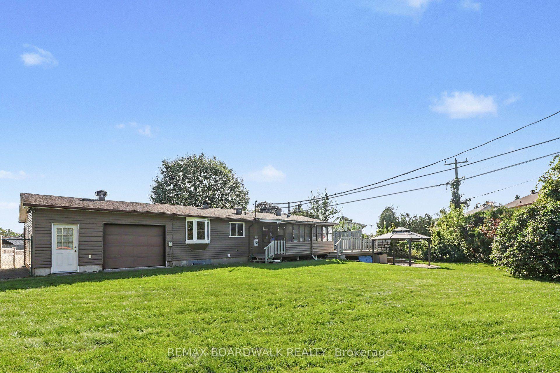 Photo 38 of 389 Hatfield Crescent, Ottawa, Bilberry Creek/Queenswood Heights — HOMEH