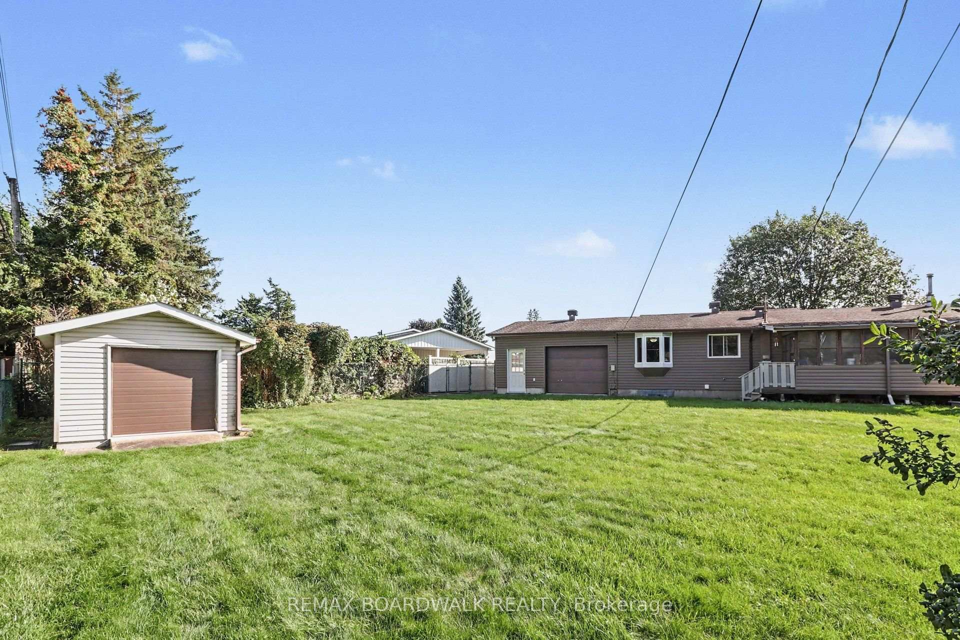 Photo 42 of 389 Hatfield Crescent, Ottawa, Bilberry Creek/Queenswood Heights — HOMEH