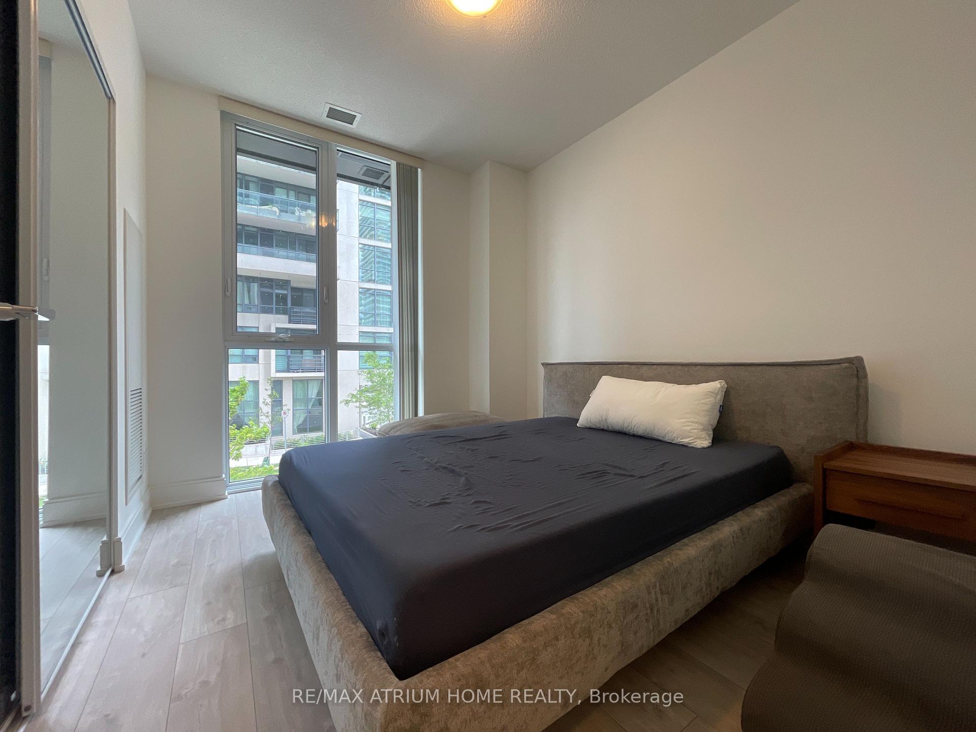 Photo 2 of Unit Th 105, 70 Annie Craig Drive, Etobicoke, Mimico — HOMEH