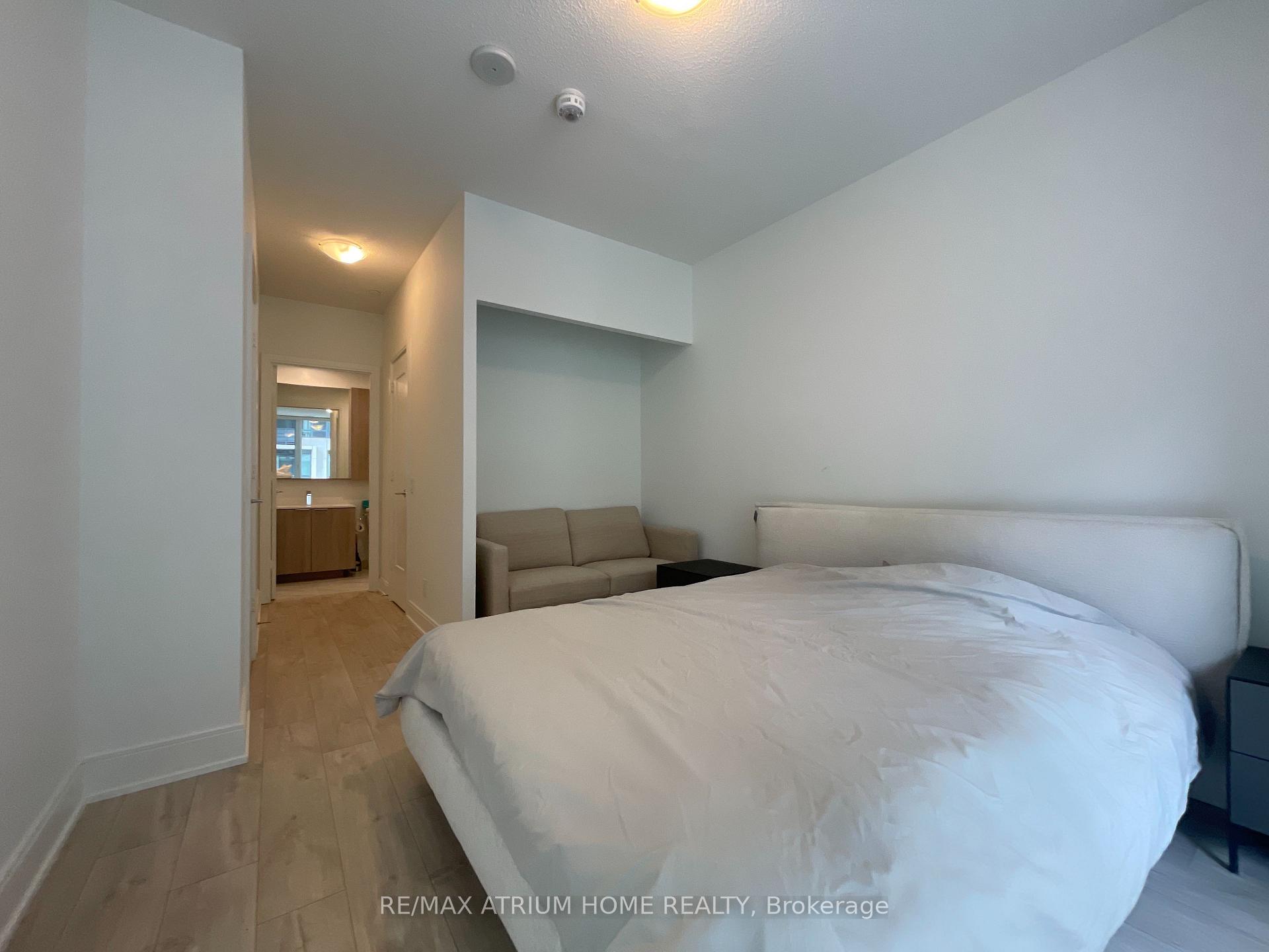 Photo 5 of Unit Th 105, 70 Annie Craig Drive, Etobicoke, Mimico — HOMEH