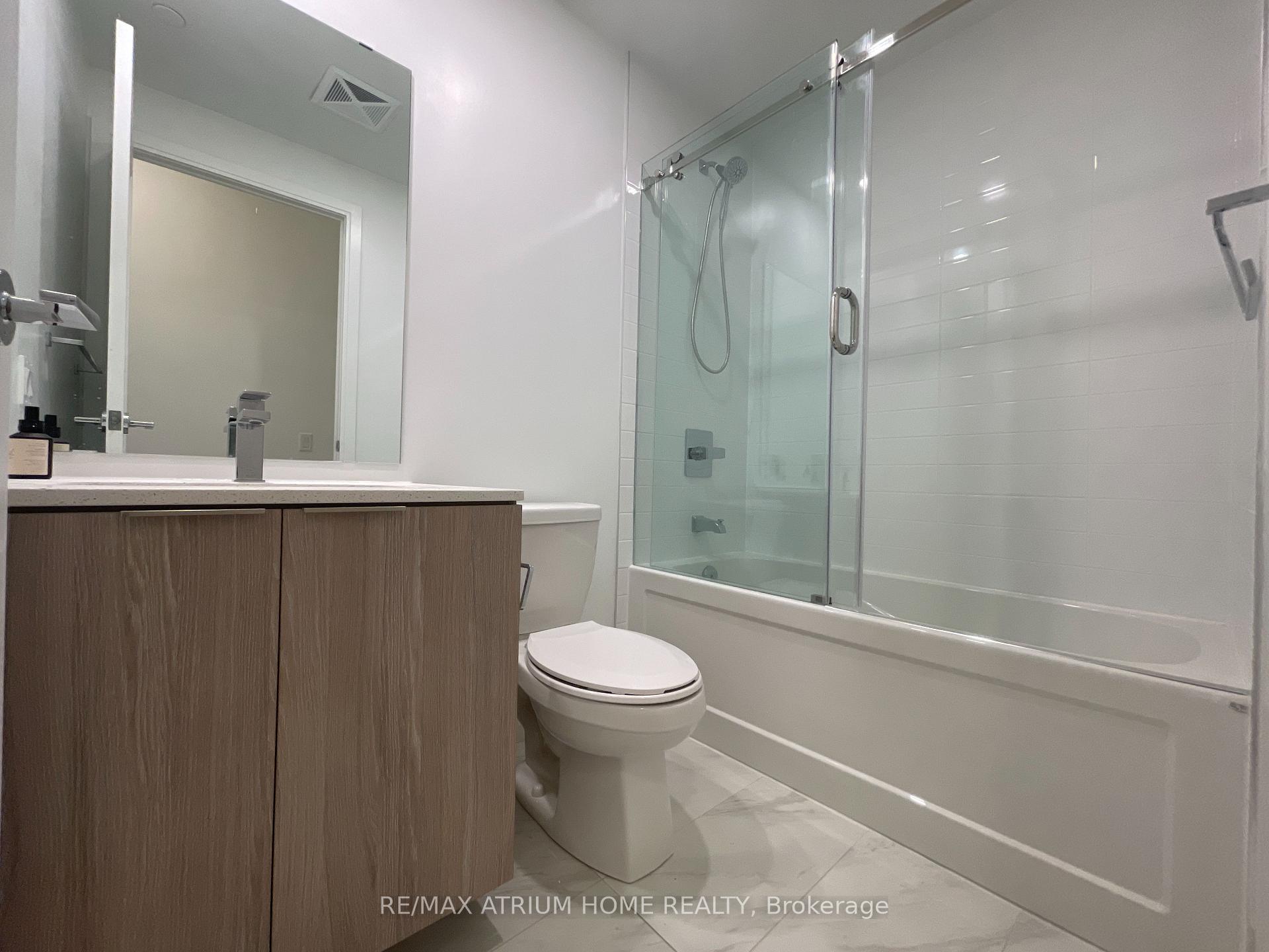 Photo 8 of Unit Th 105, 70 Annie Craig Drive, Etobicoke, Mimico — HOMEH