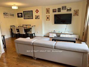 Photo 3 of 11 Yellow Birch Way, North York, Hillcrest Village — HOMEH
