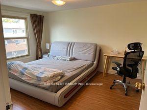Photo 6 of 11 Yellow Birch Way, North York, Hillcrest Village — HOMEH