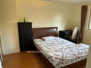 Photo 8 of 11 Yellow Birch Way, North York, Hillcrest Village — HOMEH