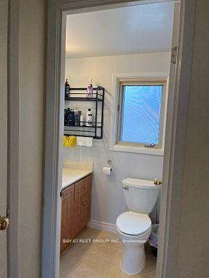 Photo 9 of 11 Yellow Birch Way, North York, Hillcrest Village — HOMEH