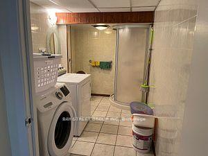 Photo 10 of 11 Yellow Birch Way, North York, Hillcrest Village — HOMEH
